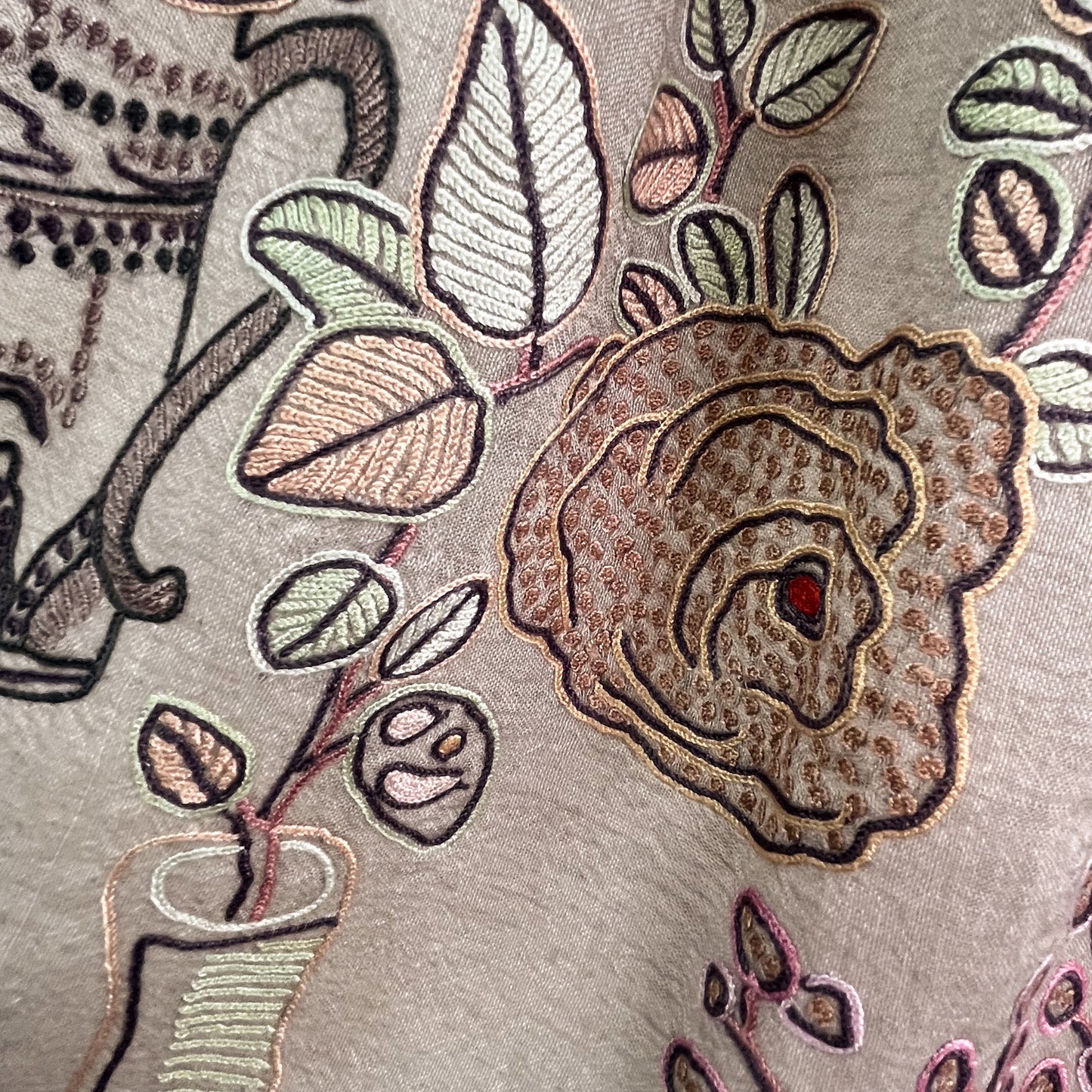 FLOWER POT ウール&シルク アリー手刺繍ストール (グレージュ)