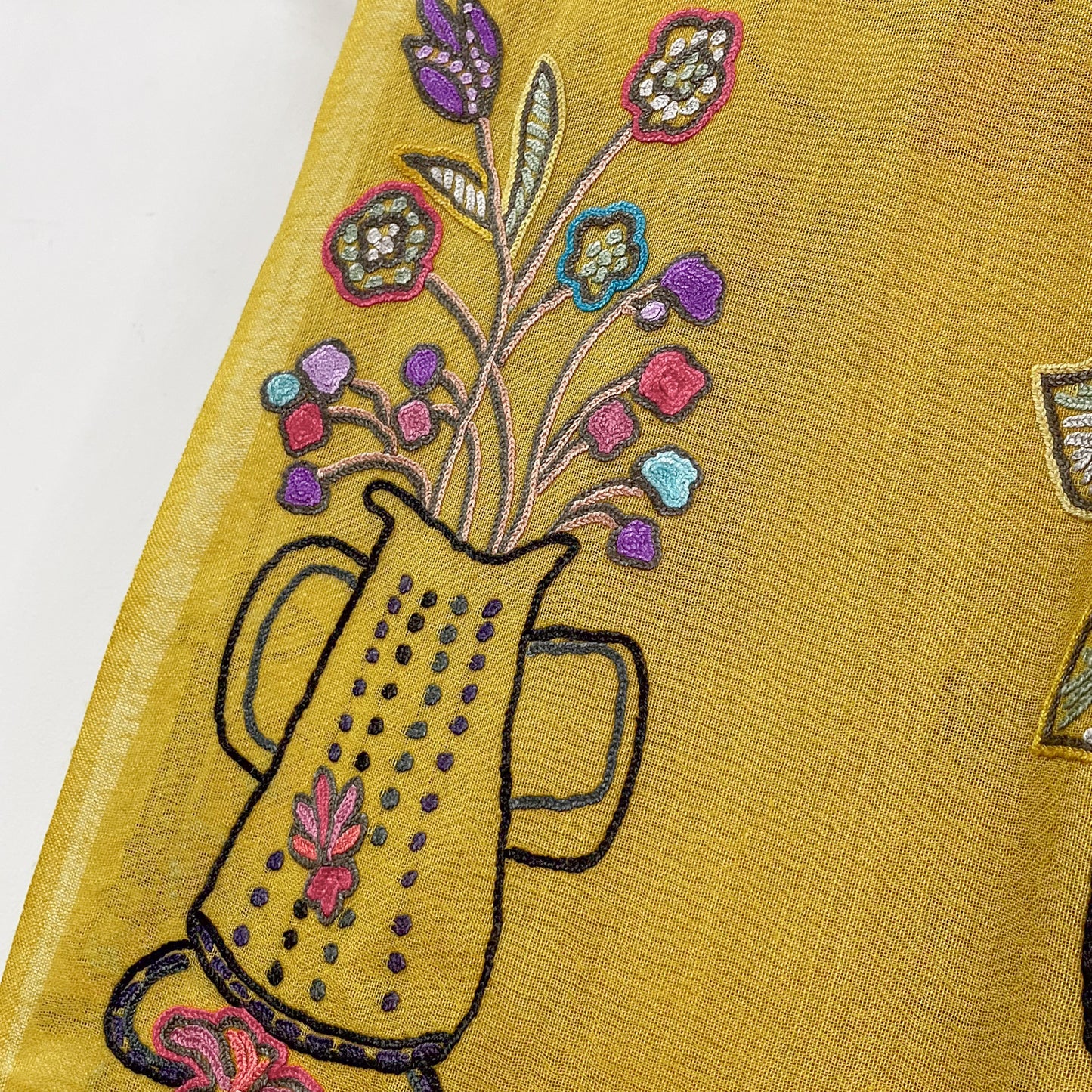 FLOWER POT ウール&シルク アリー手刺繍ストール (ダークイエロー)