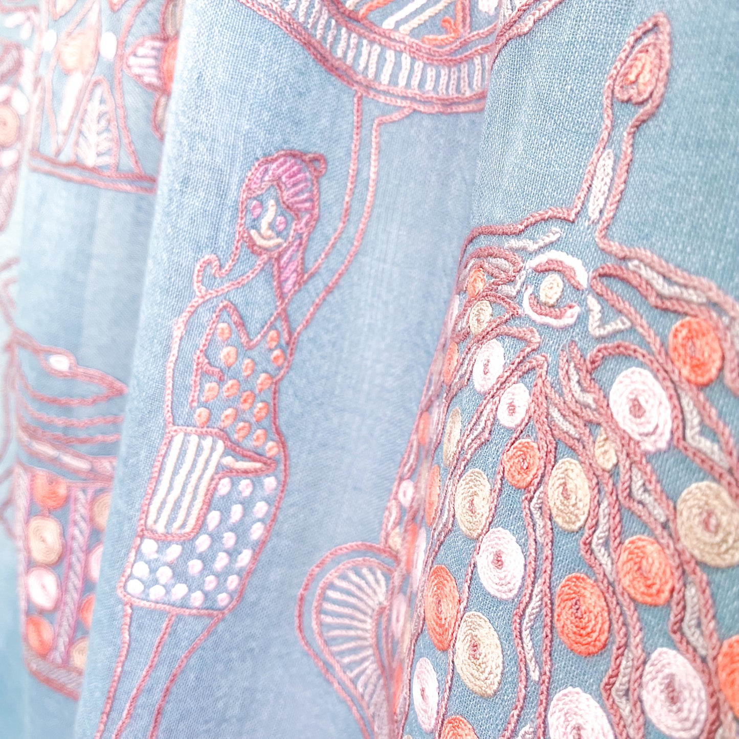 PARTY 薄手ウール&シルク アリー手刺繍ストール (ライトブルー/ピンク)