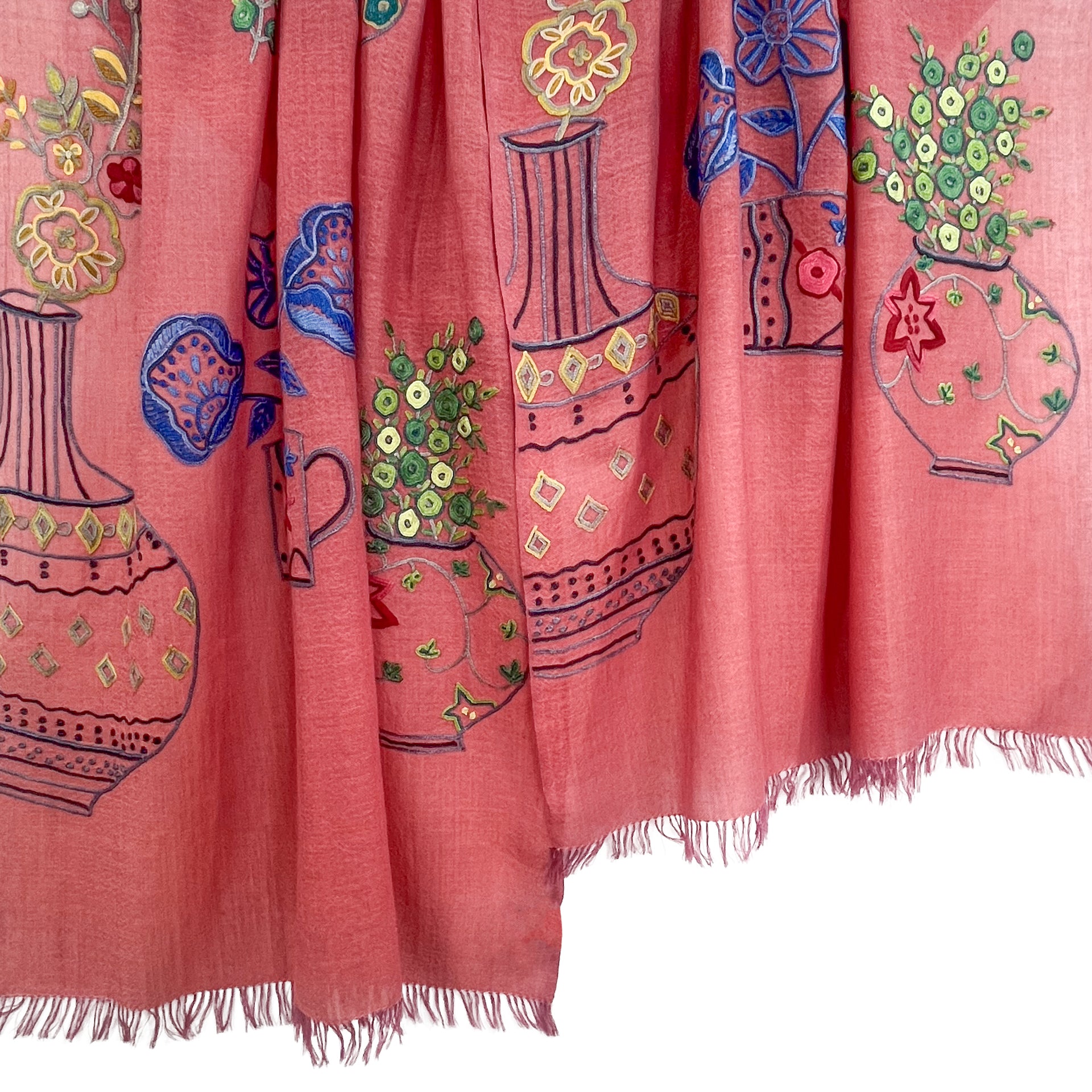 TARA BLANCA 新品未使用 タグ付シルクウール 大判　総刺繍　袋付き TARA BLANCA 新品未使用 タグ付シルクウール 大判 総刺繍 袋付き TARA
