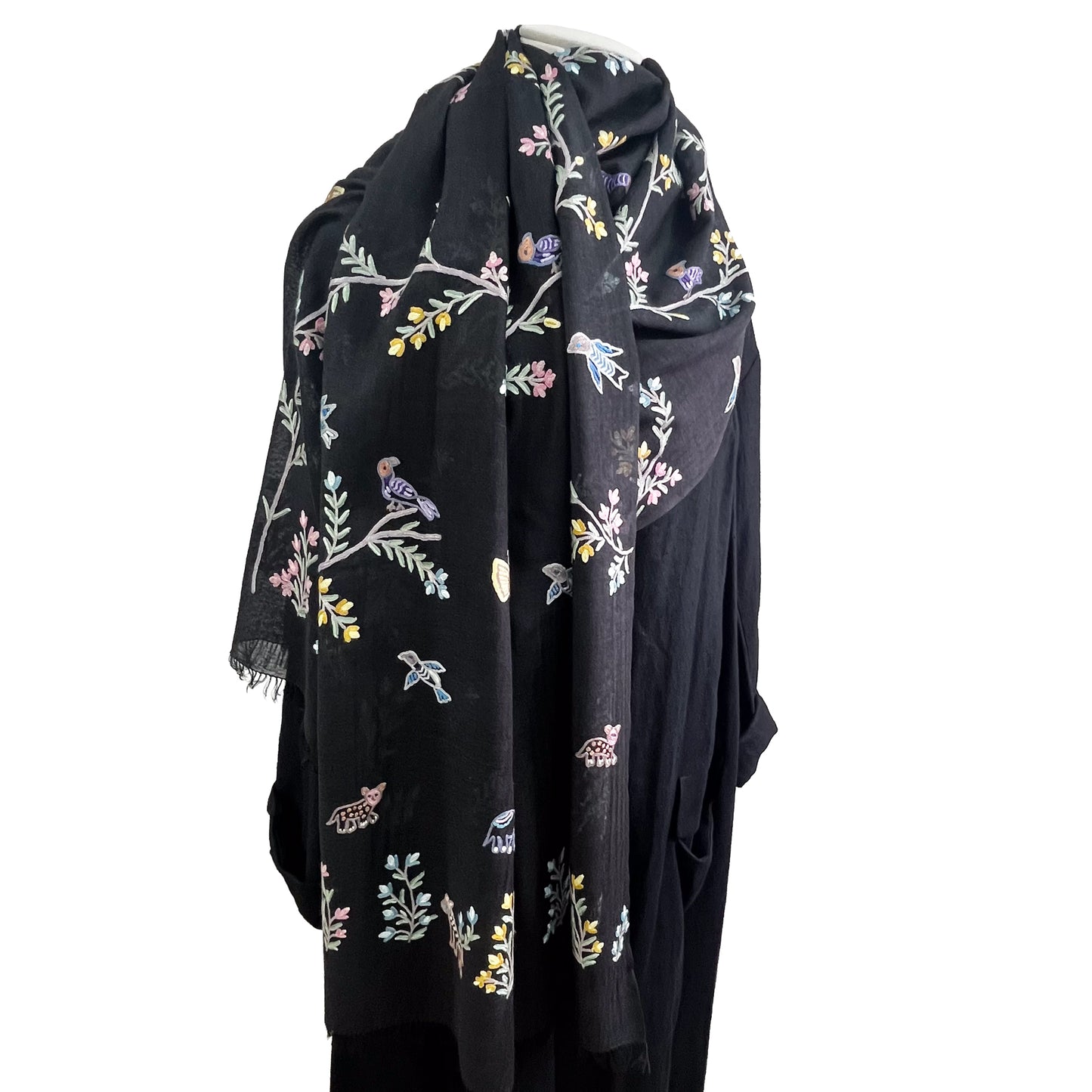 Tree of Life 薄手ウール&シルク アリー手刺繍ストール (オフブラック)