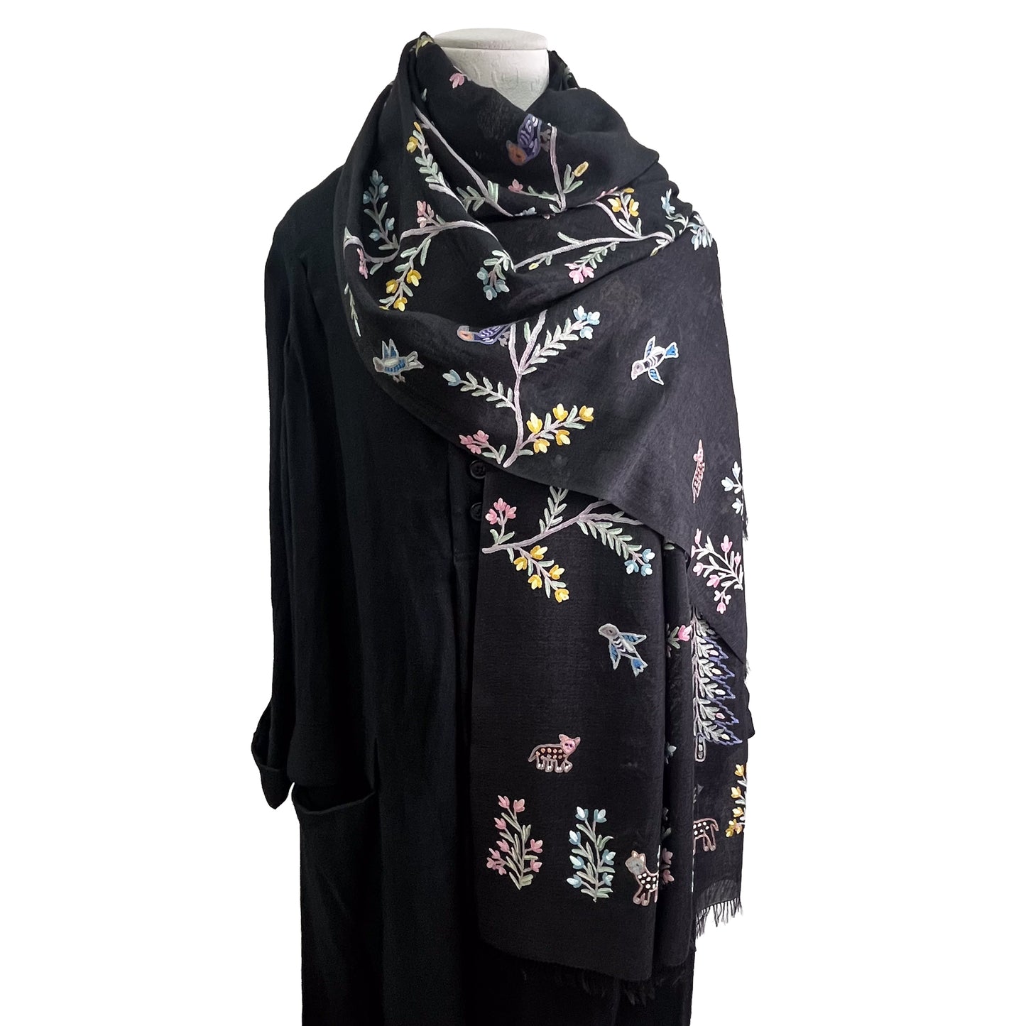 Tree of Life 薄手ウール&シルク アリー手刺繍ストール (オフブラック)
