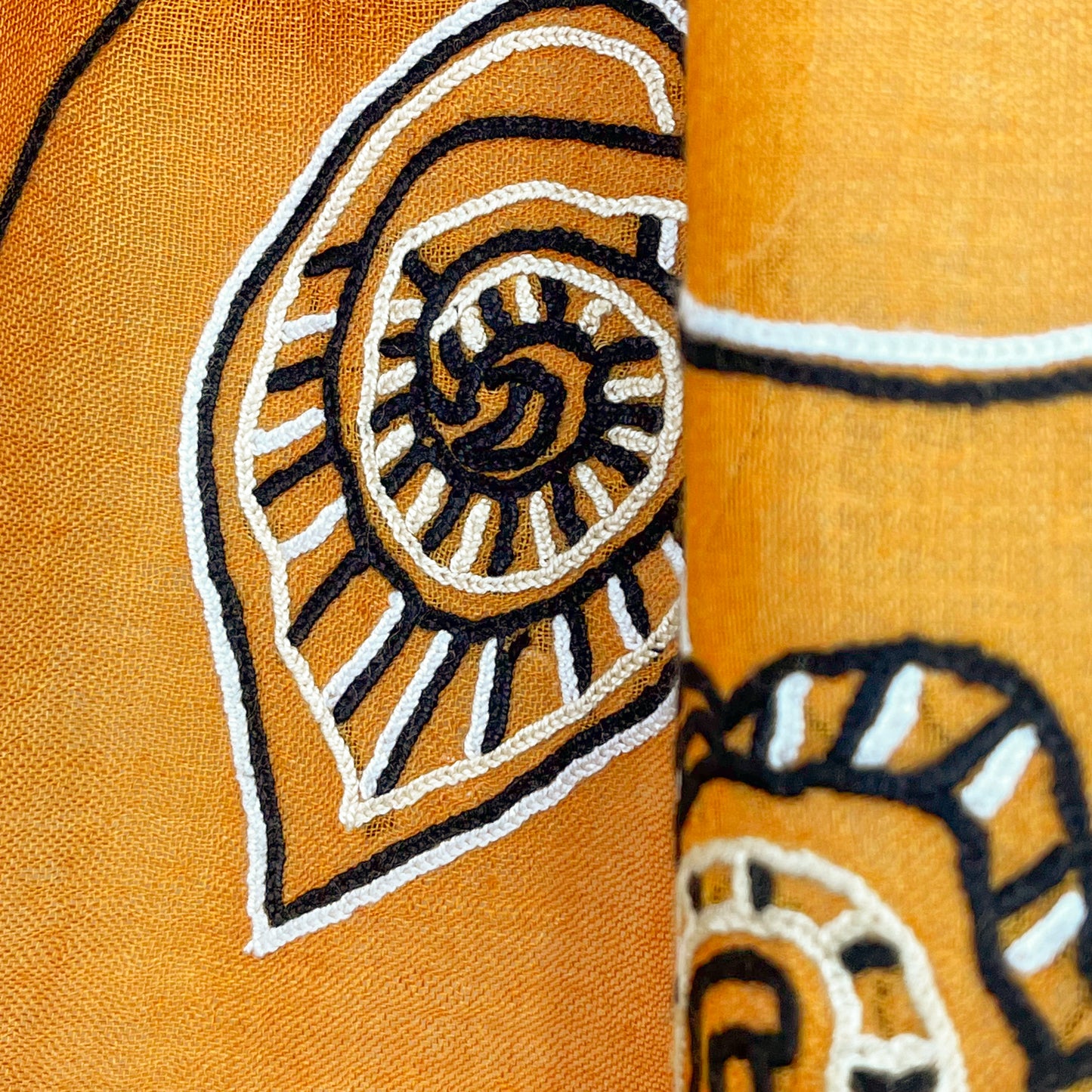 Wool &amp; Silk Ali Hand Embroidered Stole (White)