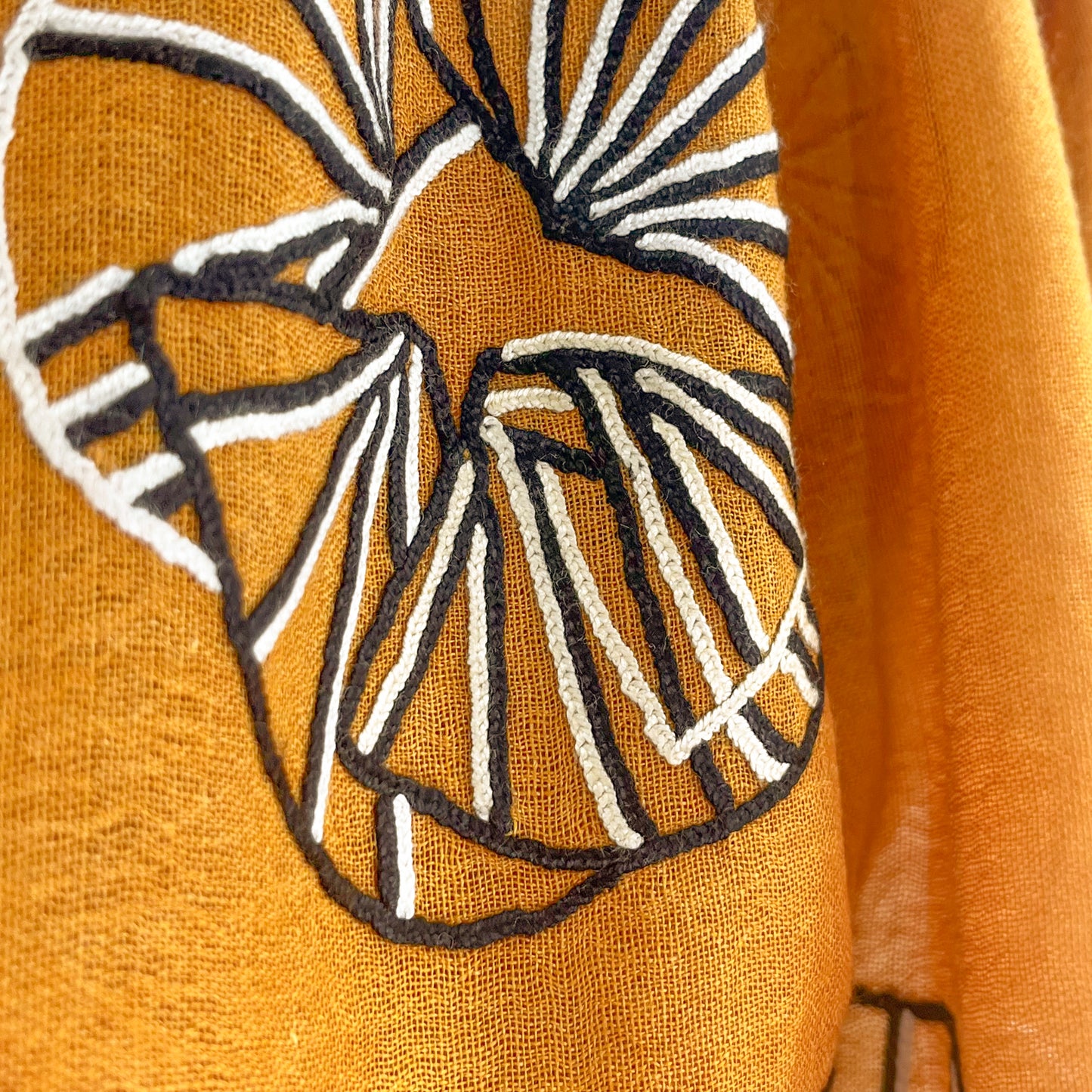 Wool &amp; Silk Ali Hand Embroidered Stole (White)