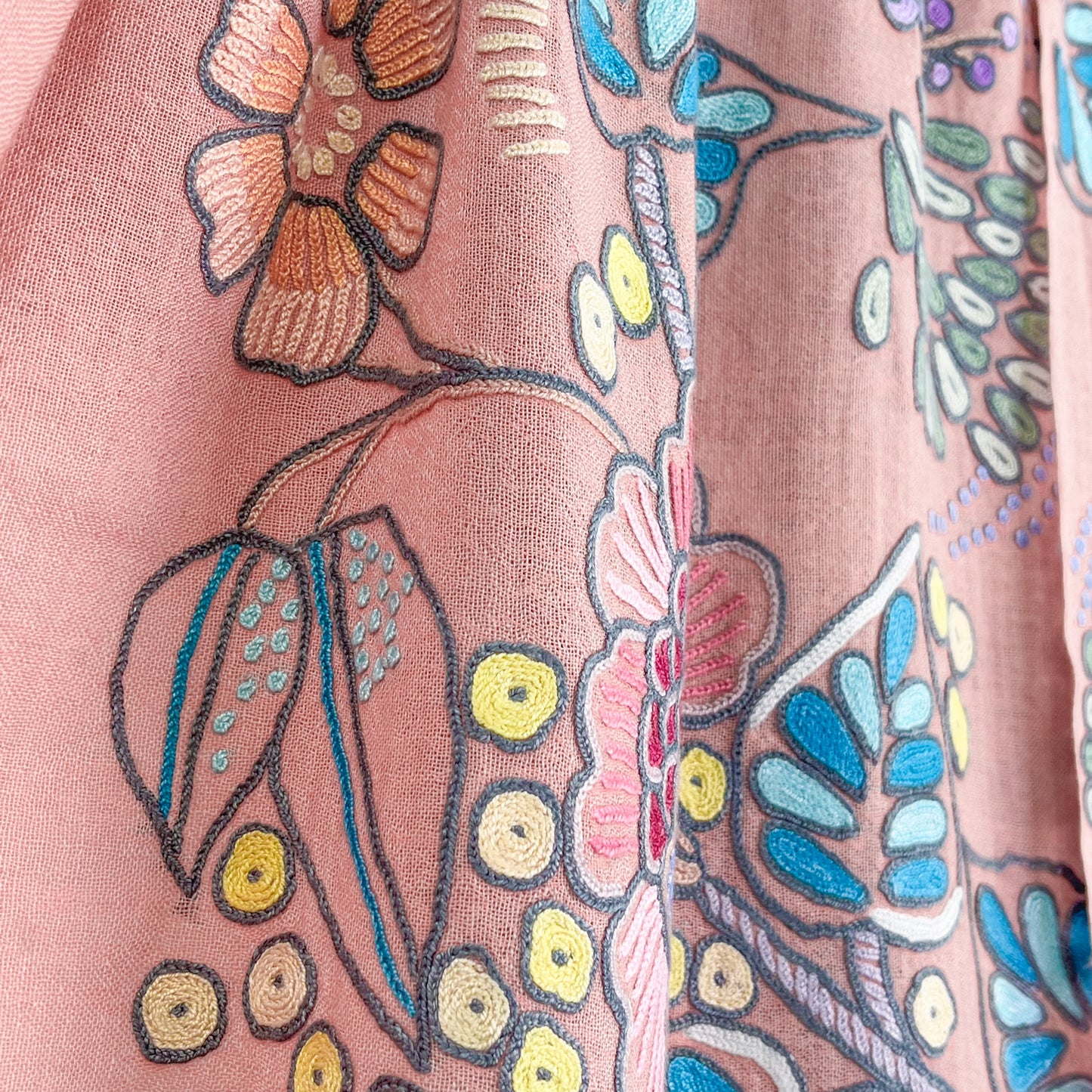 Flower Festivalウール&シルク アリー手刺繍ストール (オレンジ)