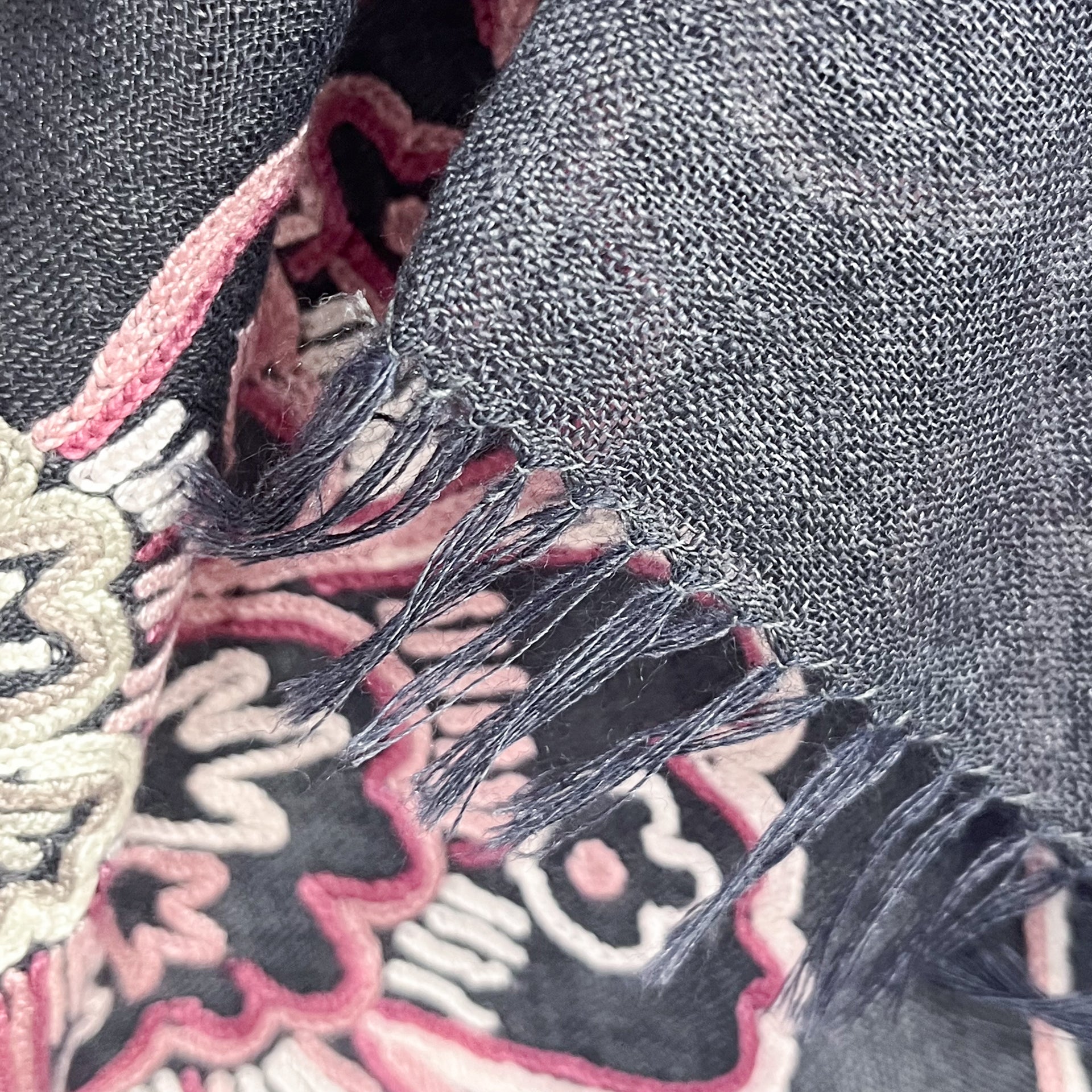 薄手ウール&シルク素材 アリー手刺繍ストール (パープリッシュグレー