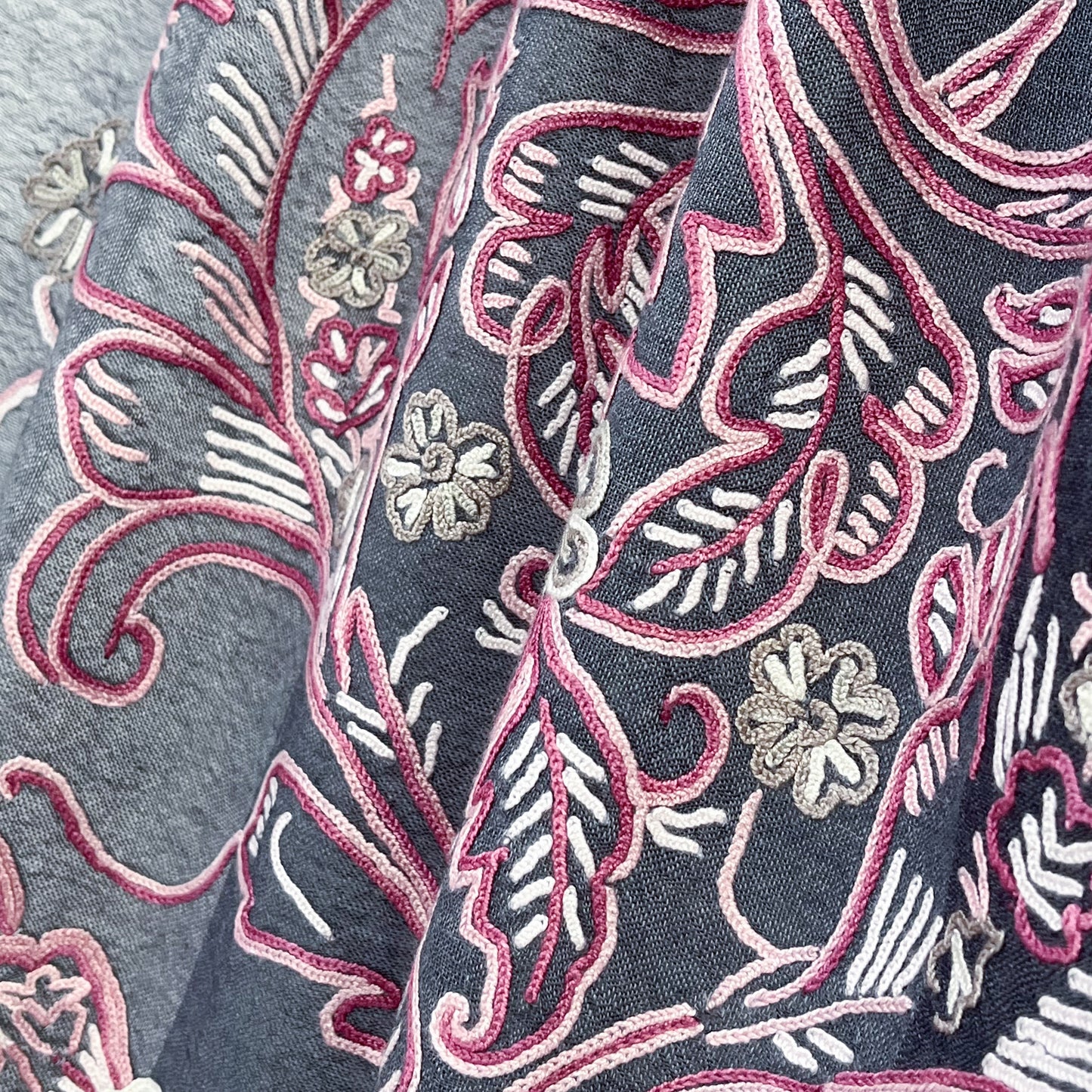 薄手ウール&シルク素材 アリー手刺繍ストール (パープリッシュグレー)