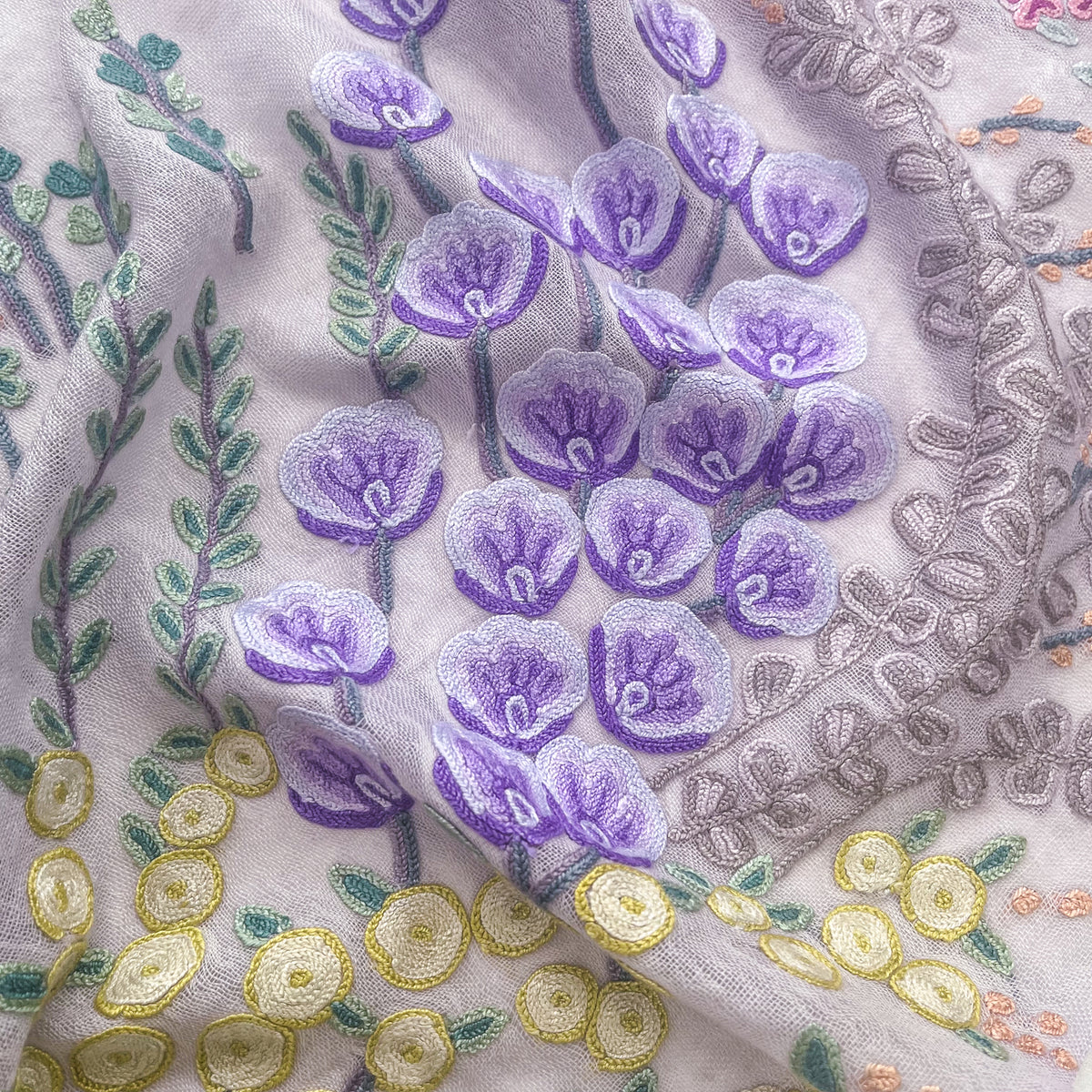 Spring Garden 薄手ウール&シルク アリー手刺繍ストール (ラベンダー)