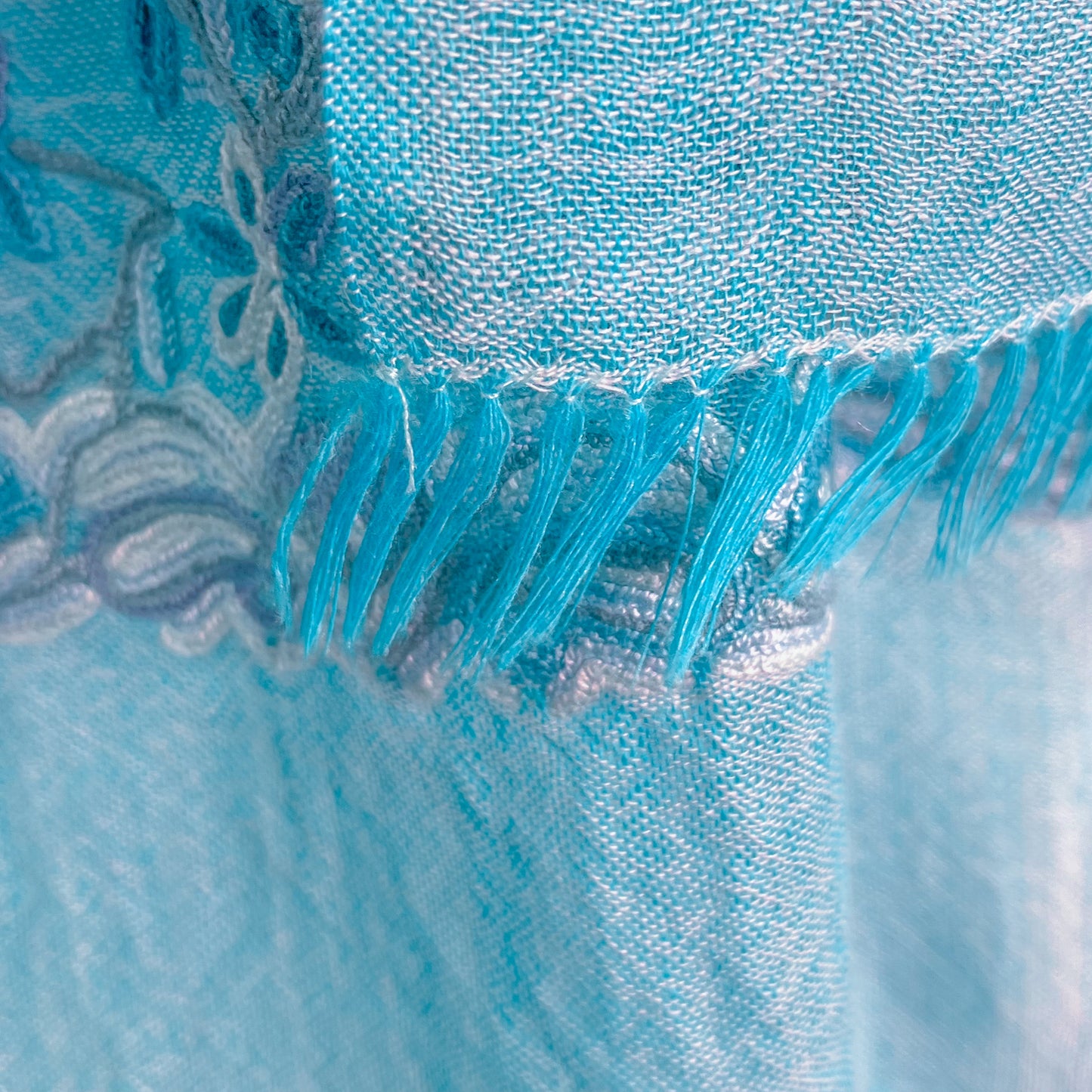 Flower &amp; Paisley Light Wool &amp; Silk Ally Hand Embroidered Stole 60cm x 190cm (Light Blue/Purple) S-WTA8008_0341