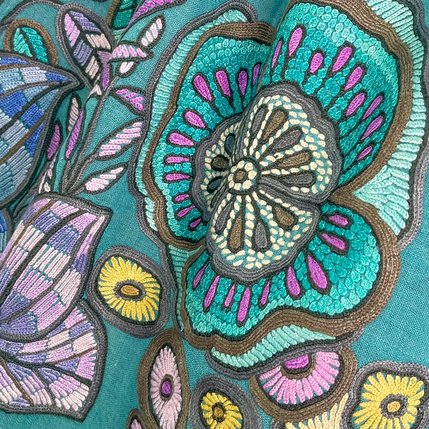 DARK FLOWER 薄手ウール&シルク アリー手刺繍ストール (ターコイズ)