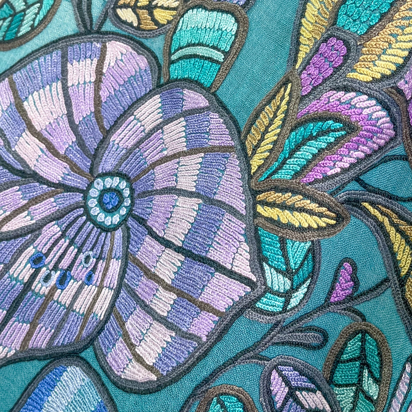 DARK FLOWER 薄手ウール&シルク アリー手刺繍ストール (ターコイズ)