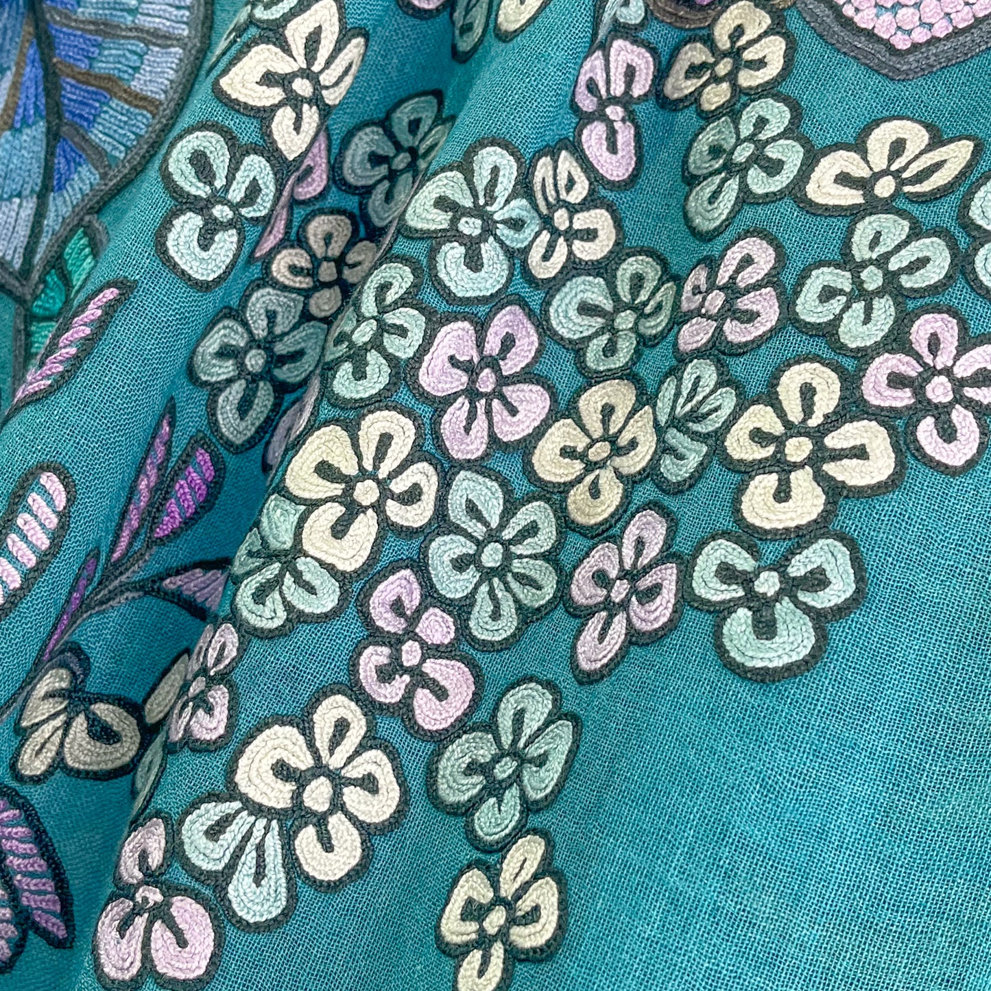 DARK FLOWER 薄手ウール&シルク アリー手刺繍ストール (ターコイズ)