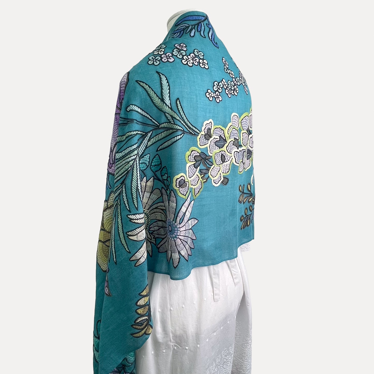 DARK FLOWER 薄手ウール&シルク アリー手刺繍ストール (ターコイズ)