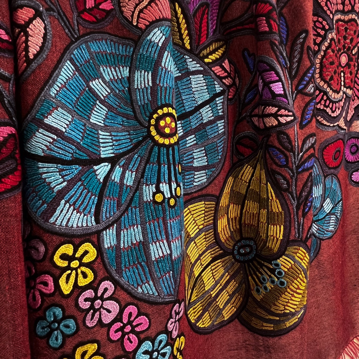 DARK FLOWER 薄手ウール&シルク アリー手刺繍ストール (ダークレッド)