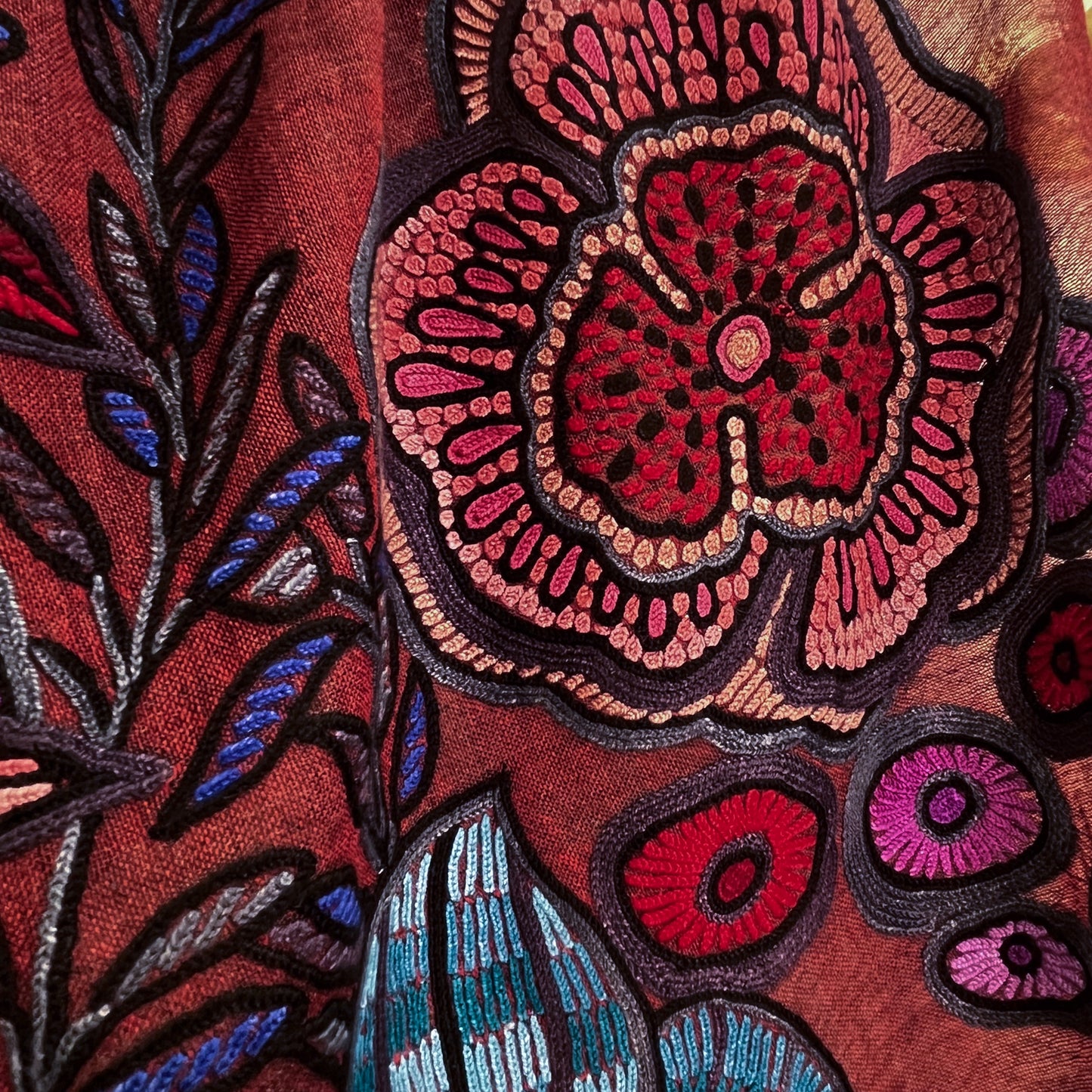 DARK FLOWER 薄手ウール&シルク アリー手刺繍ストール (ダークレッド)