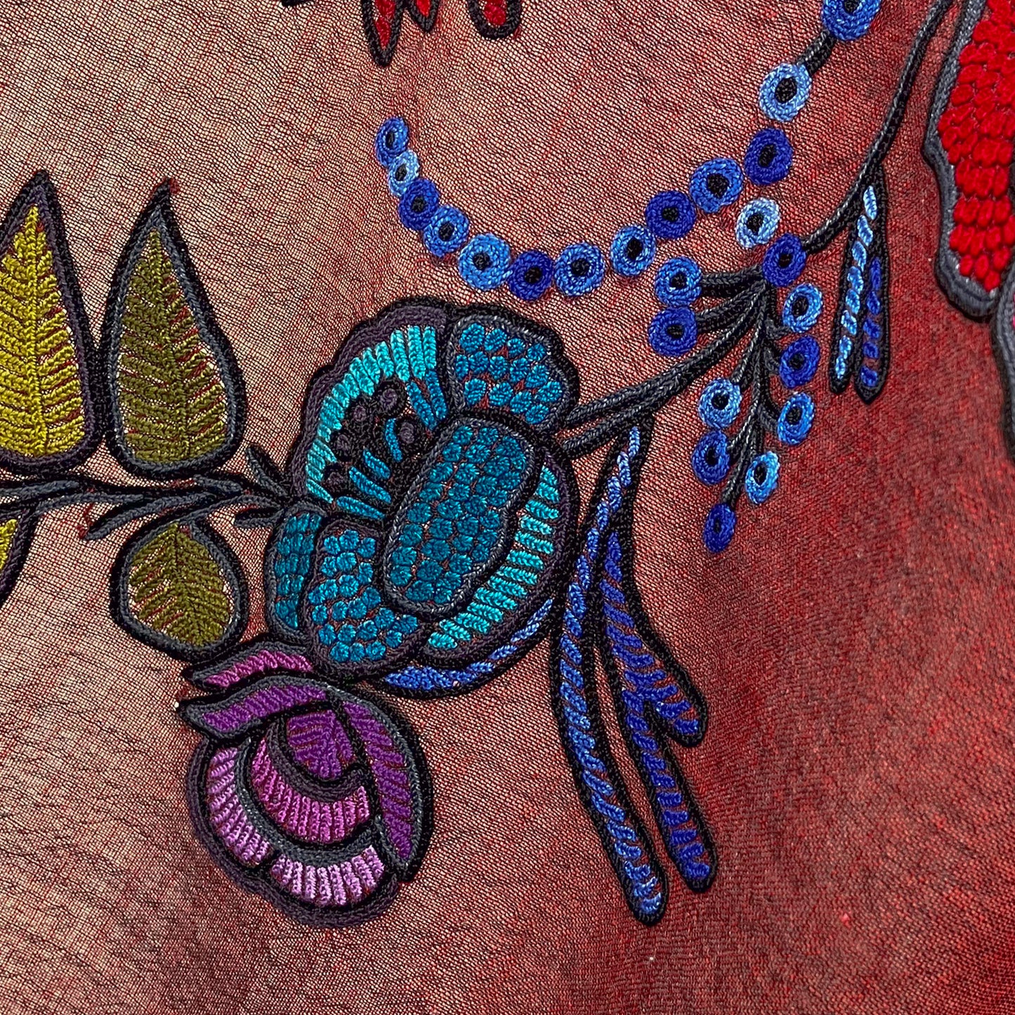 DARK FLOWER 薄手ウール&シルク アリー手刺繍ストール (ダークレッド)