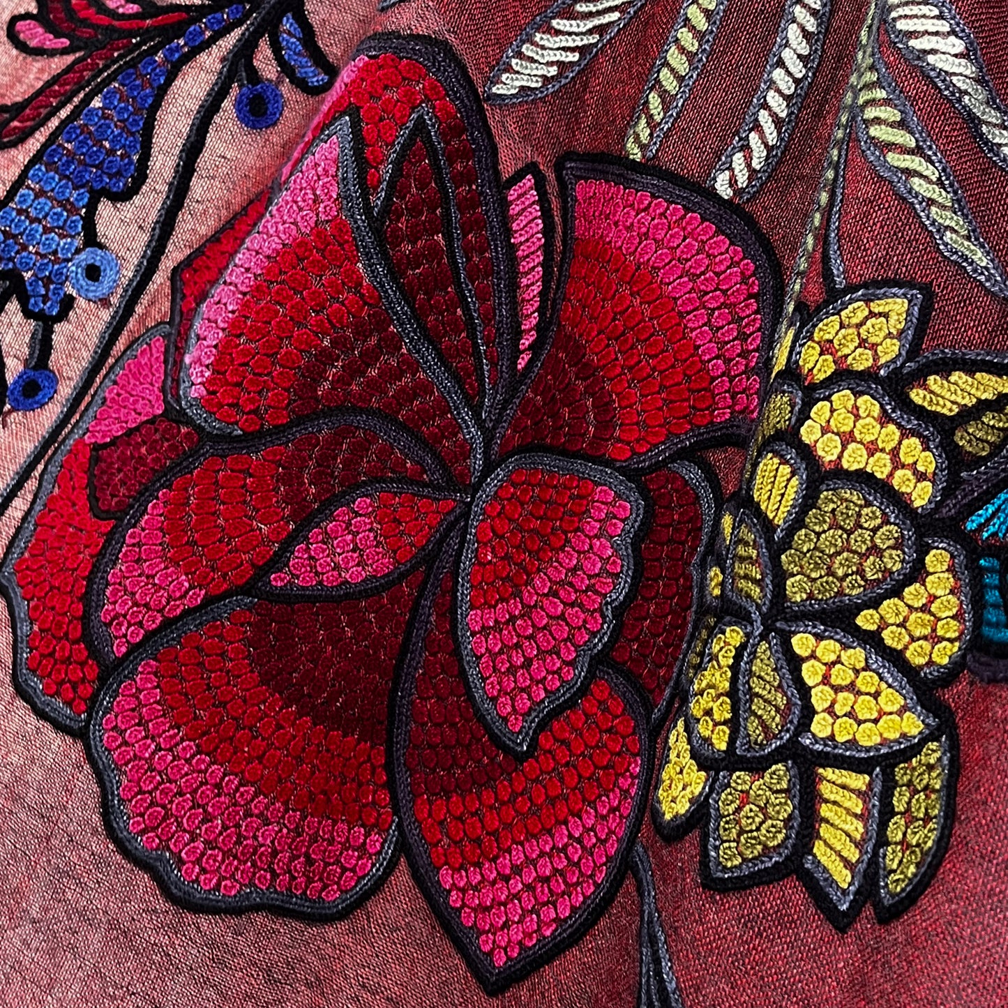 DARK FLOWER 薄手ウール&シルク アリー手刺繍ストール (ダークレッド)