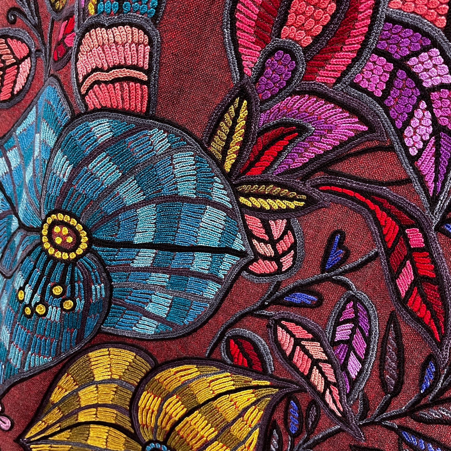 DARK FLOWER 薄手ウール&シルク アリー手刺繍ストール (ダークレッド)