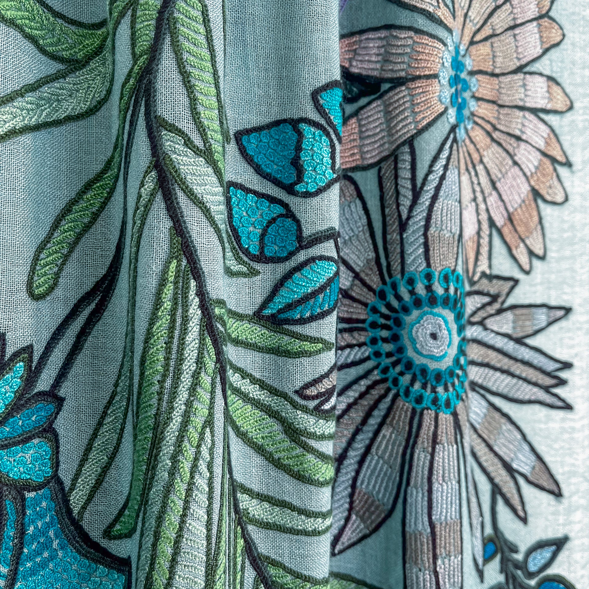 DARK FLOWER 薄手ウール&シルク アリー手刺繍ストール (ダルターコイズ