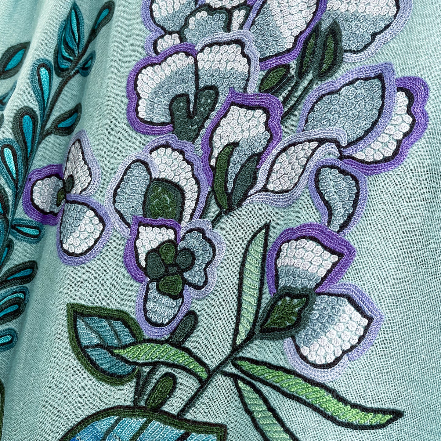 DREAM GARDEN 薄手ウール&シルク アリー手刺繍ストール (ダルターコイズ)