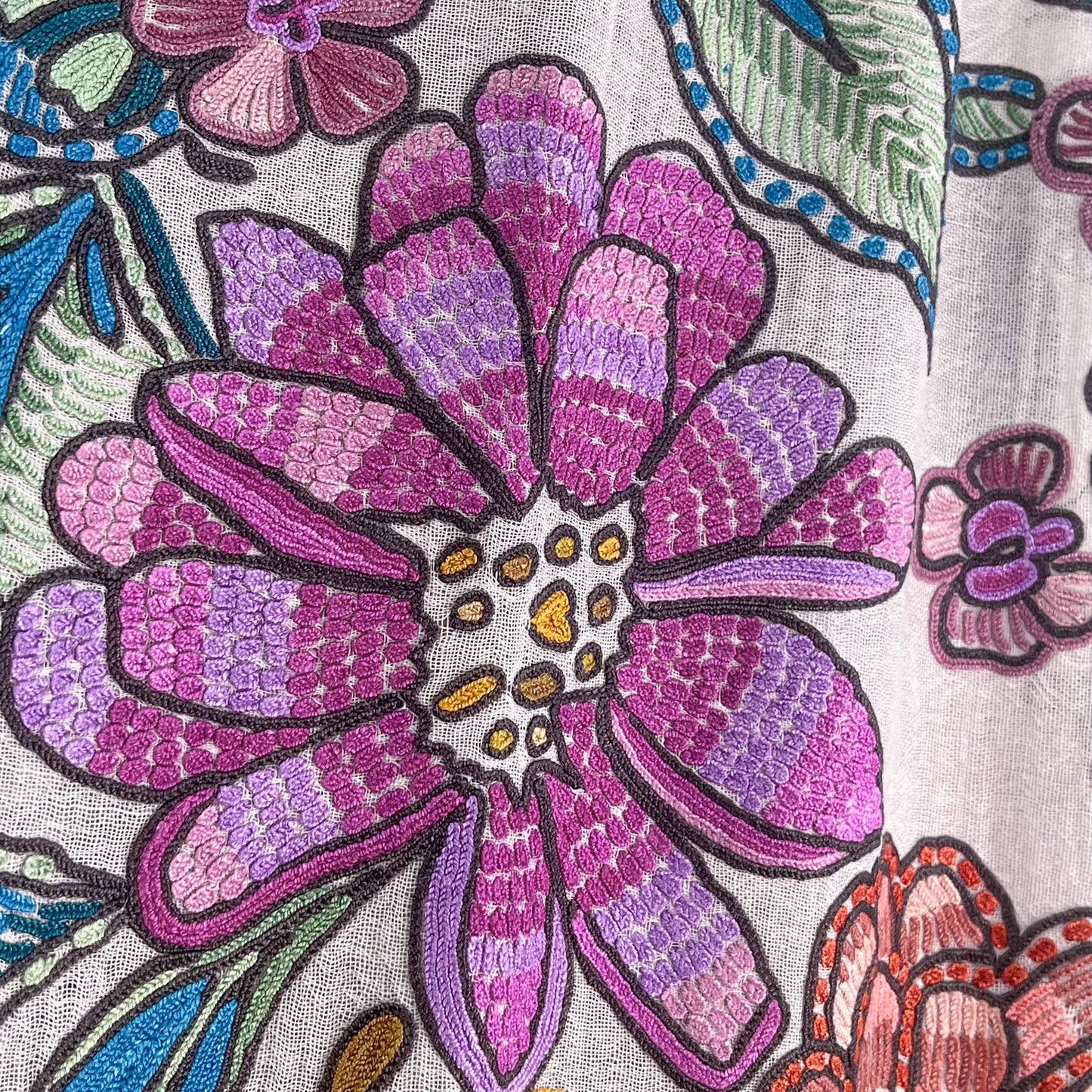 [Free Shipping] Big Flower Wool &amp; Silk Allie Hand Embroidered Stole 180cm x 60cm (Light Pink)