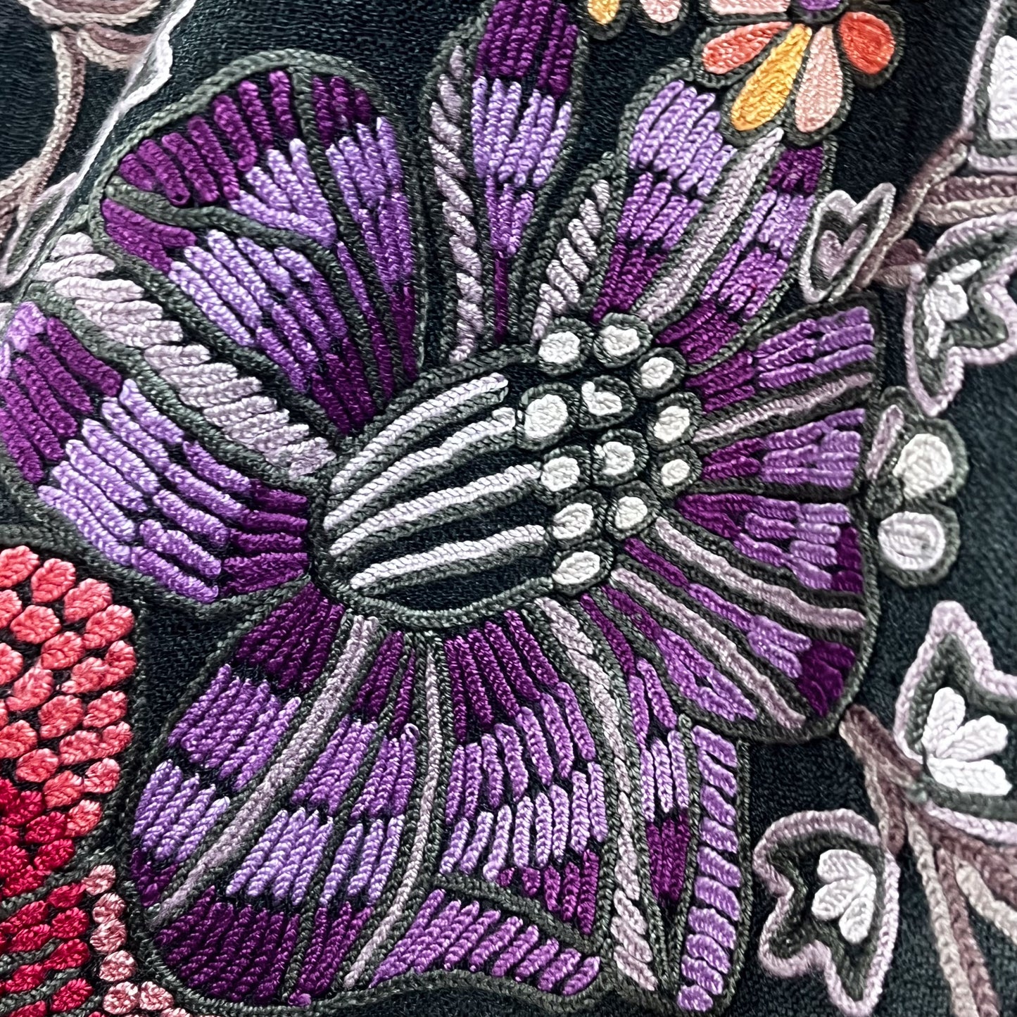 FLOWER TRAIN　薄手ウール&シルク アリー手刺繍ストール(オフブラック)