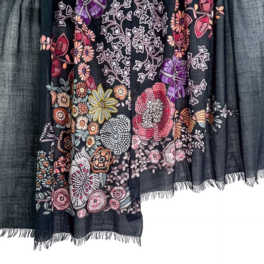 FLOWER TRAIN　薄手ウール&シルク アリー手刺繍ストール(オフブラック)