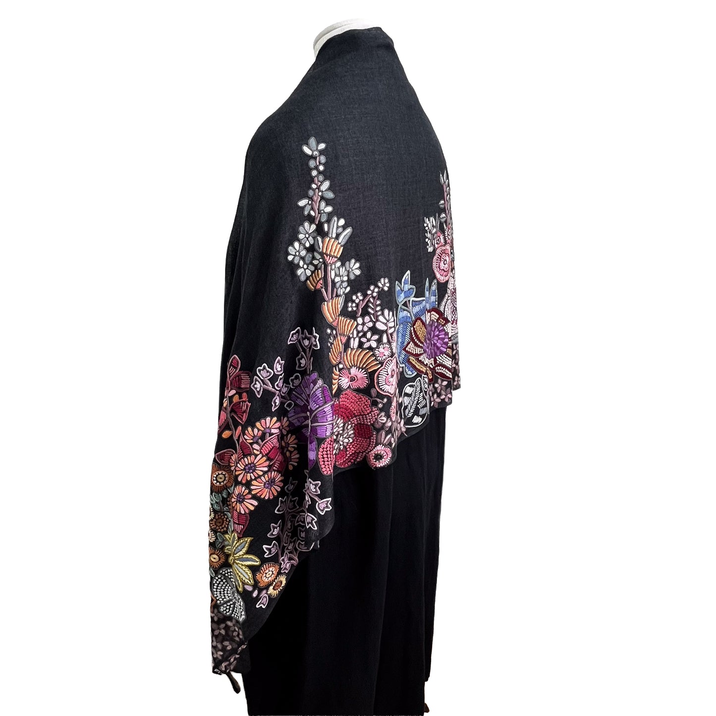 FLOWER TRAIN　薄手ウール&シルク アリー手刺繍ストール(オフブラック)