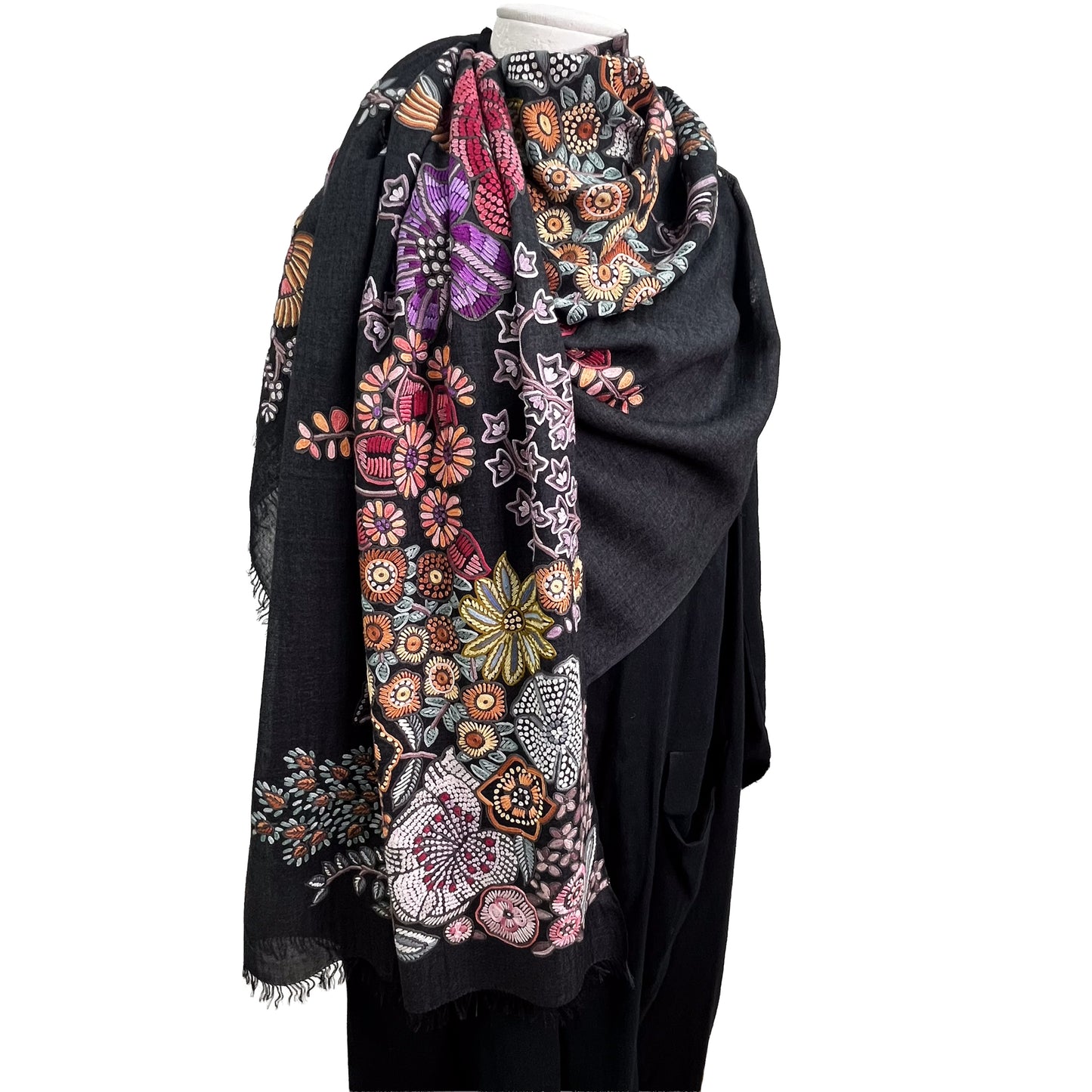 FLOWER TRAIN　薄手ウール&シルク アリー手刺繍ストール(オフブラック)