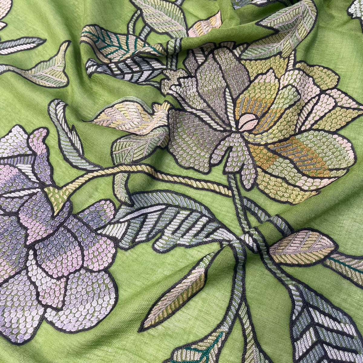 Flower Boquet 薄手ウール&シルク アリー手刺繍ストール (グリーン)