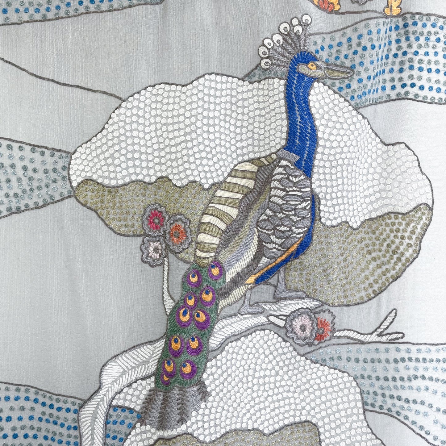 薄手ウール&シルク アリー手刺繍ストール (グレー)