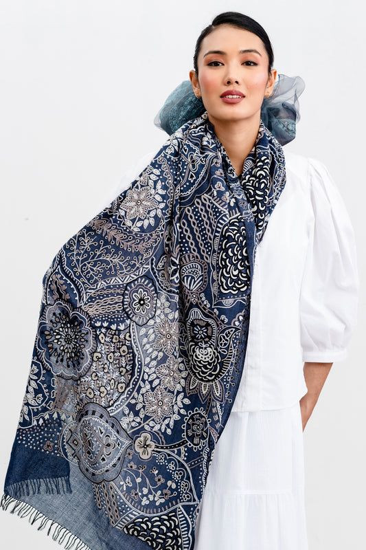 Lightweight wool and silk Allie hand-embroidered stole (navy)