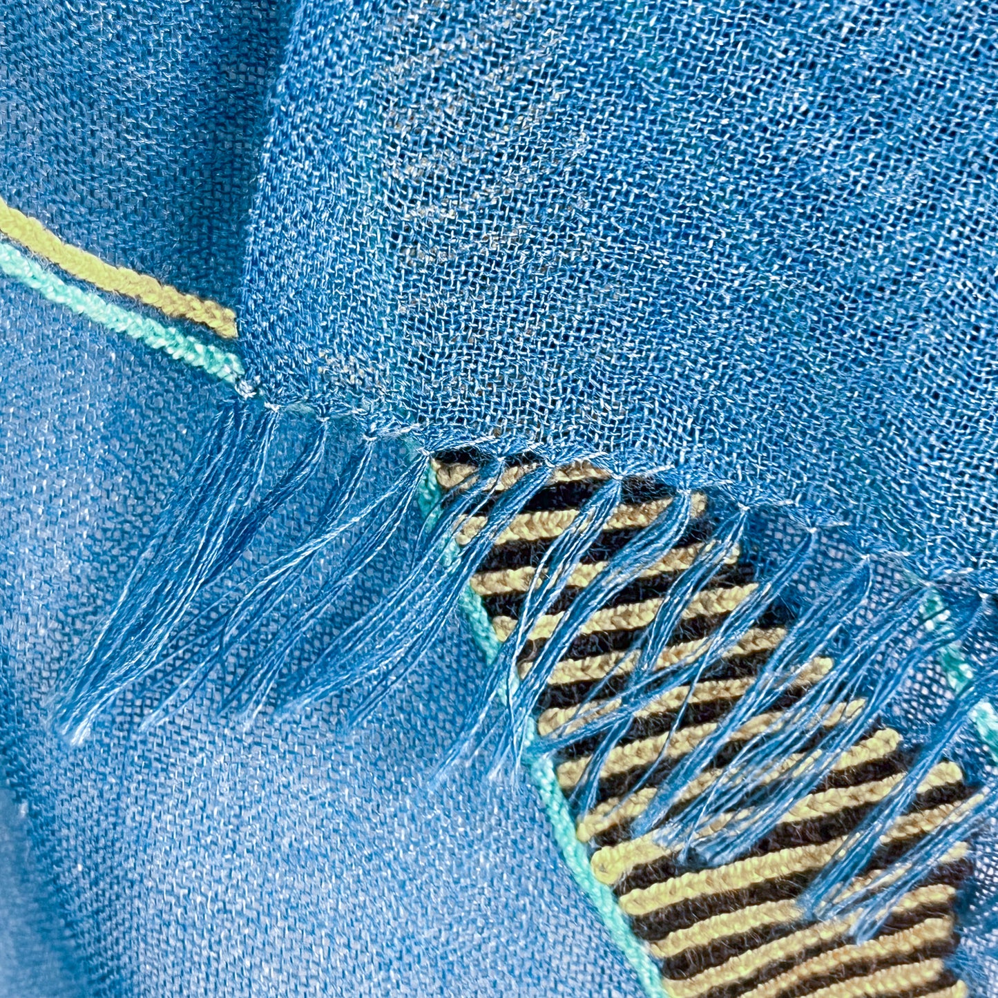 Fusion Flowers　ウール&シルク アリー手刺繍ストール　(ターコイズ)