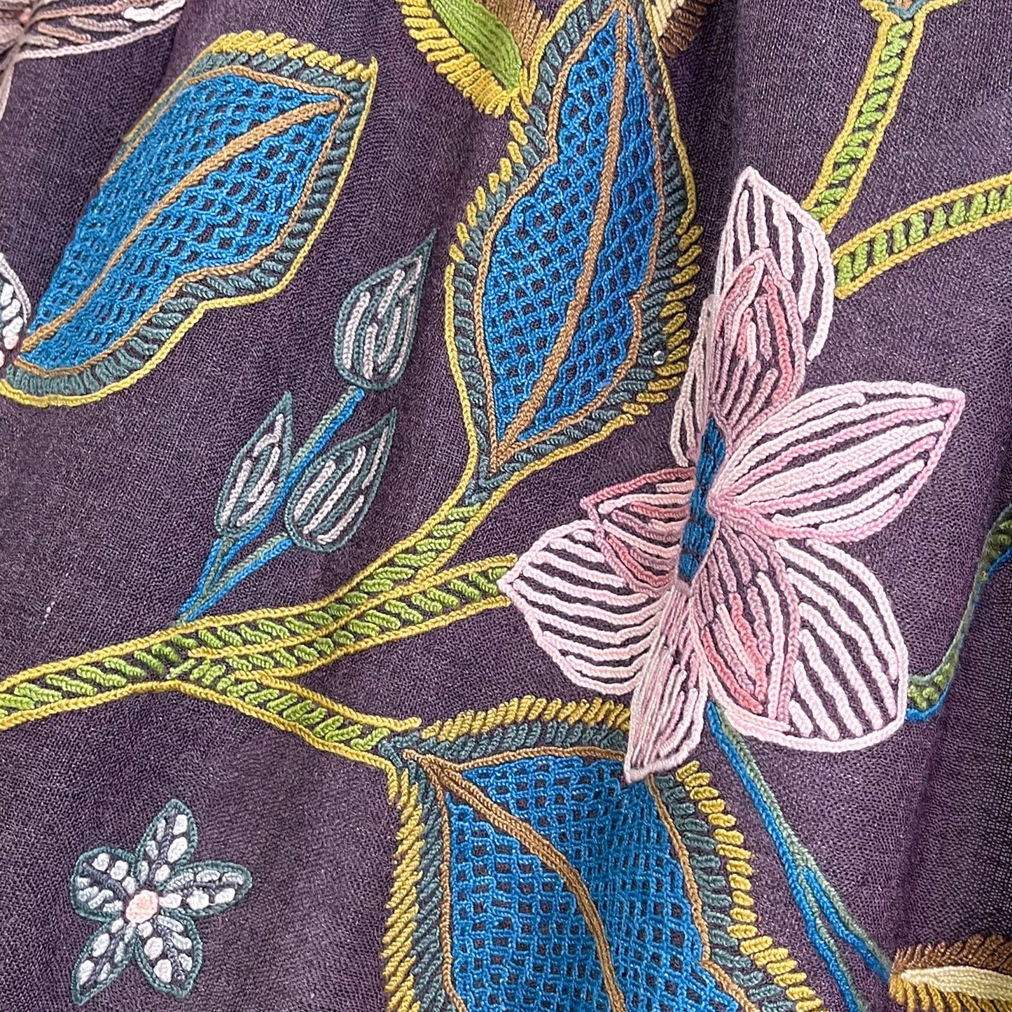 Flower Celebration 薄手ウール&シルク アリー手刺繍ストール(ディープパープル)