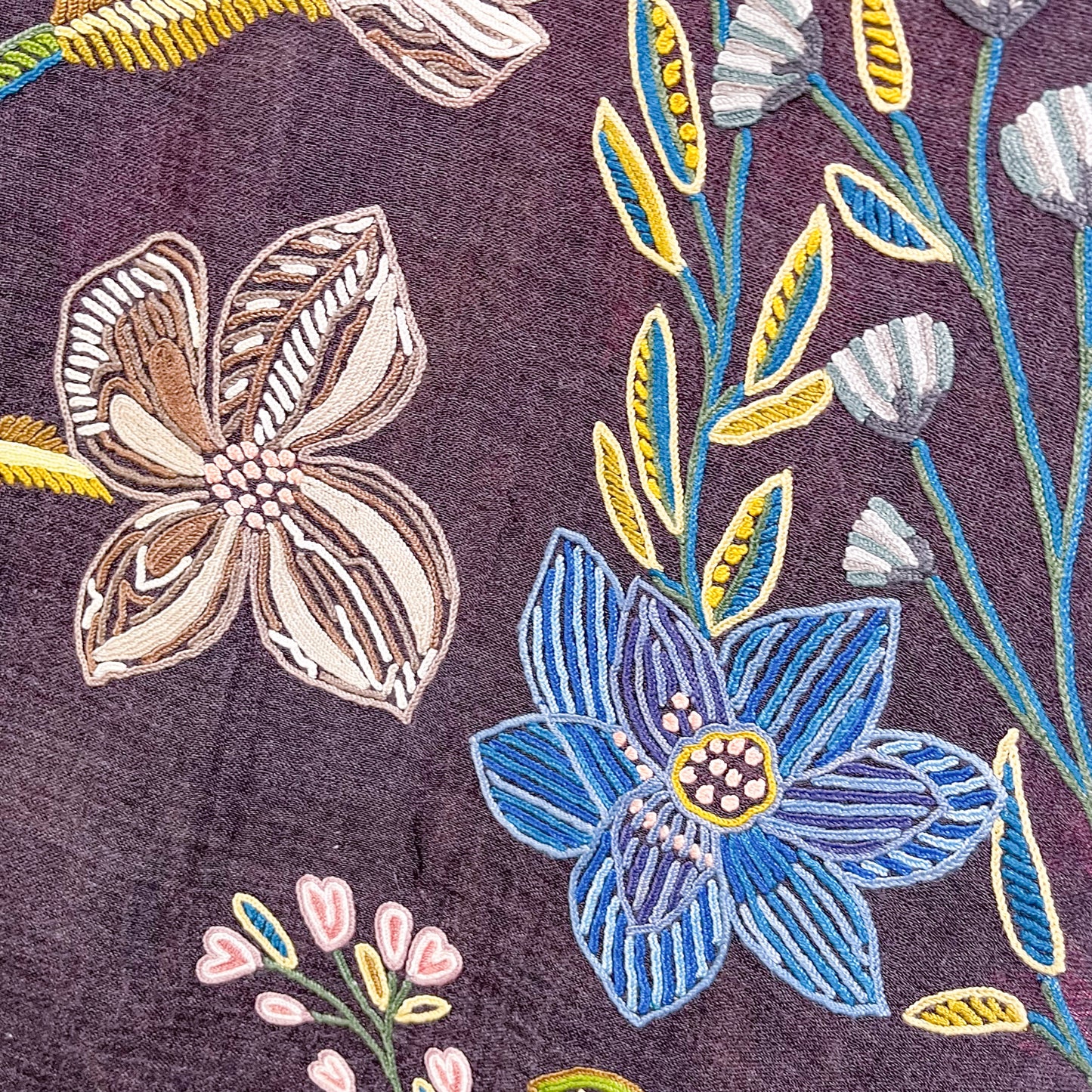 Flower Celebration 薄手ウール&シルク アリー手刺繍ストール(ディープパープル)