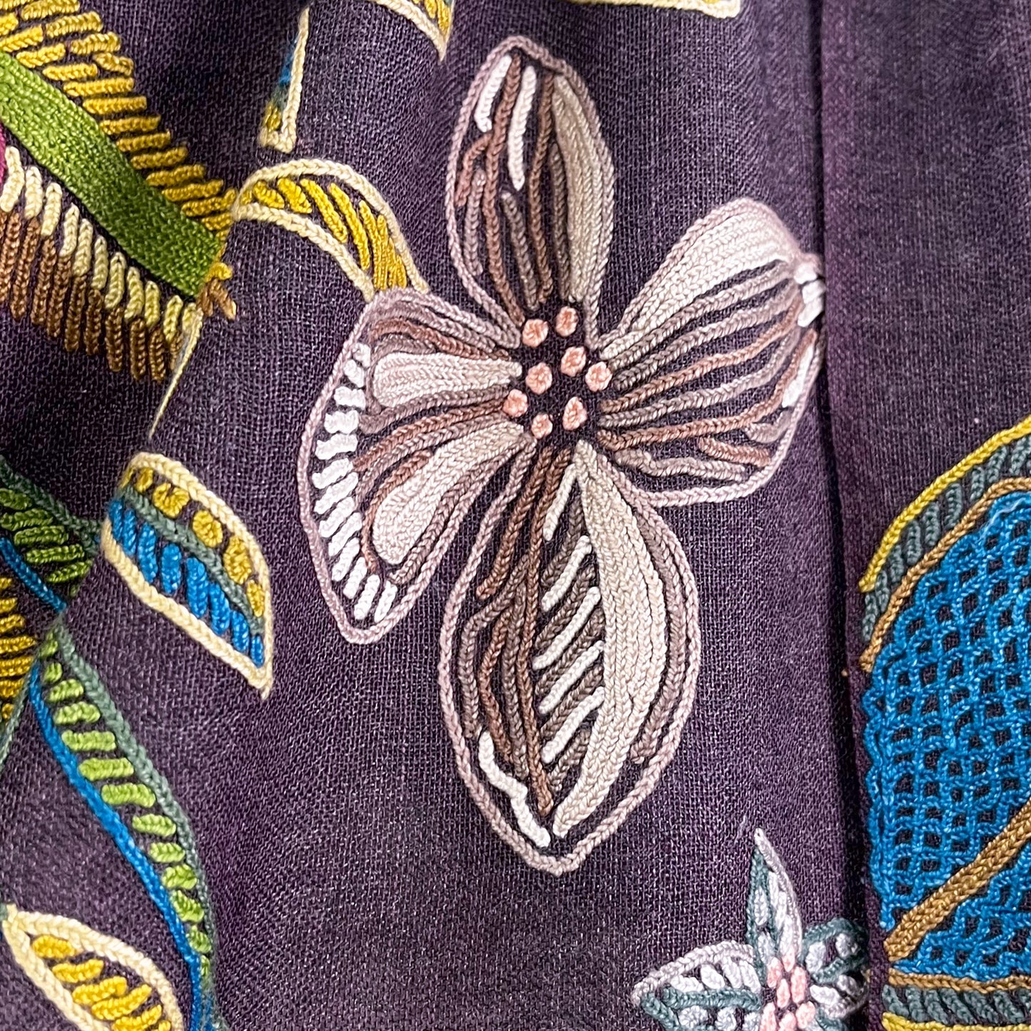 Flower Celebration 薄手ウール&シルク アリー手刺繍ストール(ディープパープル)