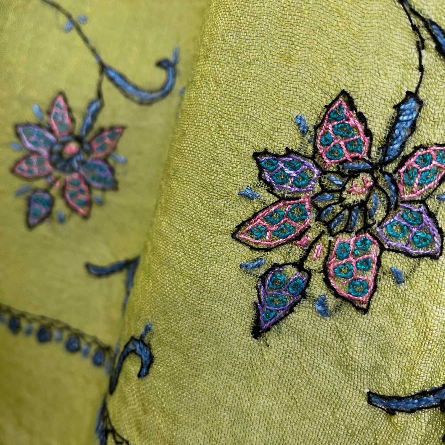 ウール&シルク ニードル手刺繍ストール (グリーン)