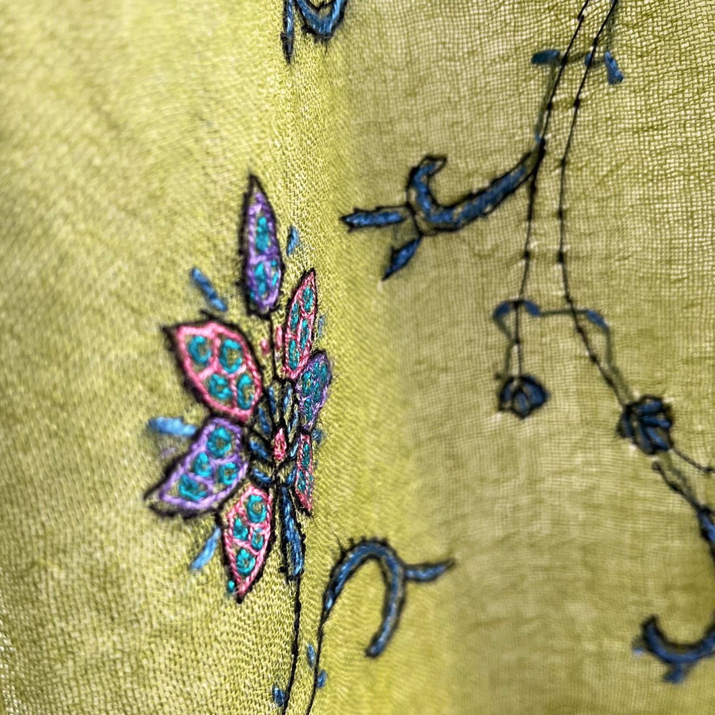 ウール&シルク ニードル手刺繍ストール (グリーン)