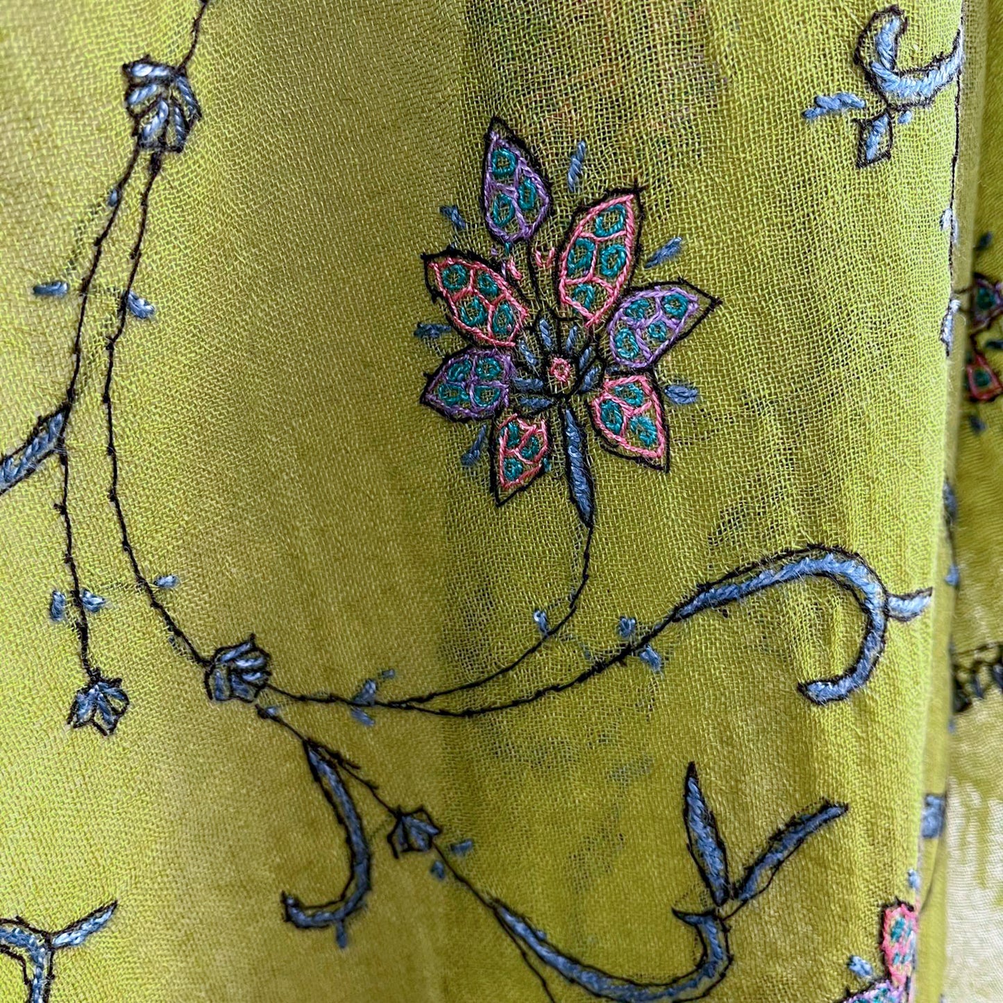 ウール&シルク ニードル手刺繍ストール (グリーン)