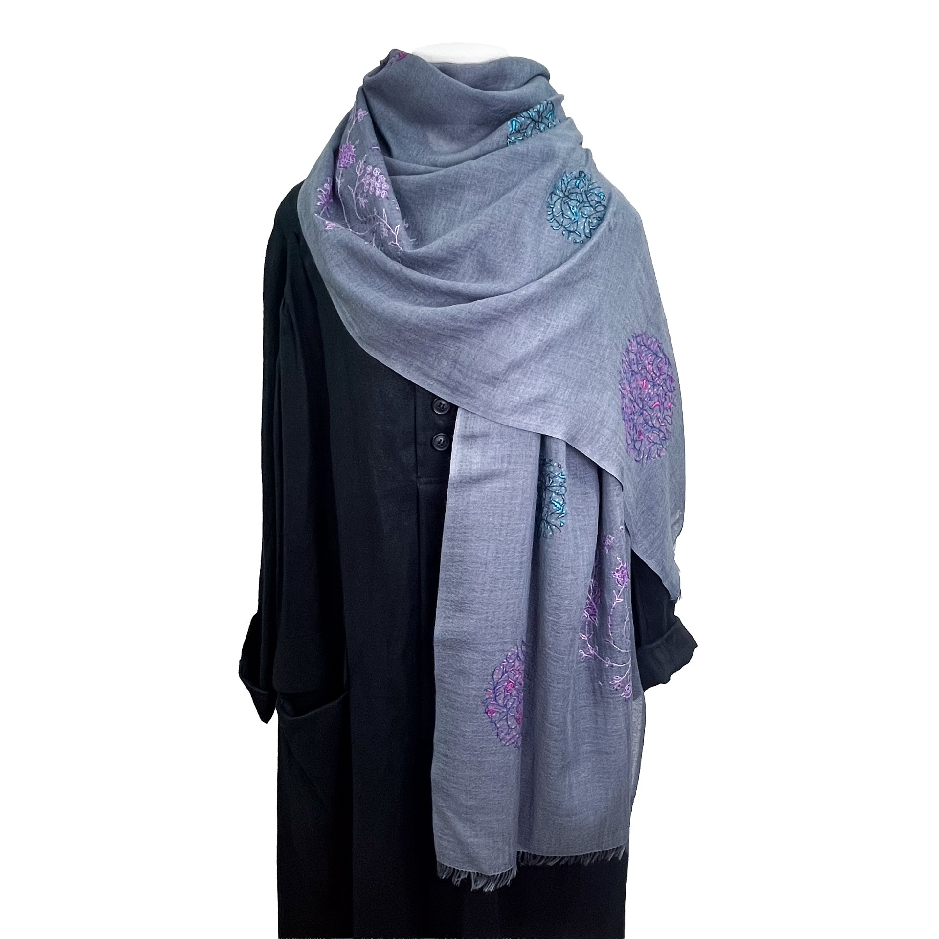 ウール&シルク ニードル手刺繍ストール (ダークグレー) – TARA BLANCA