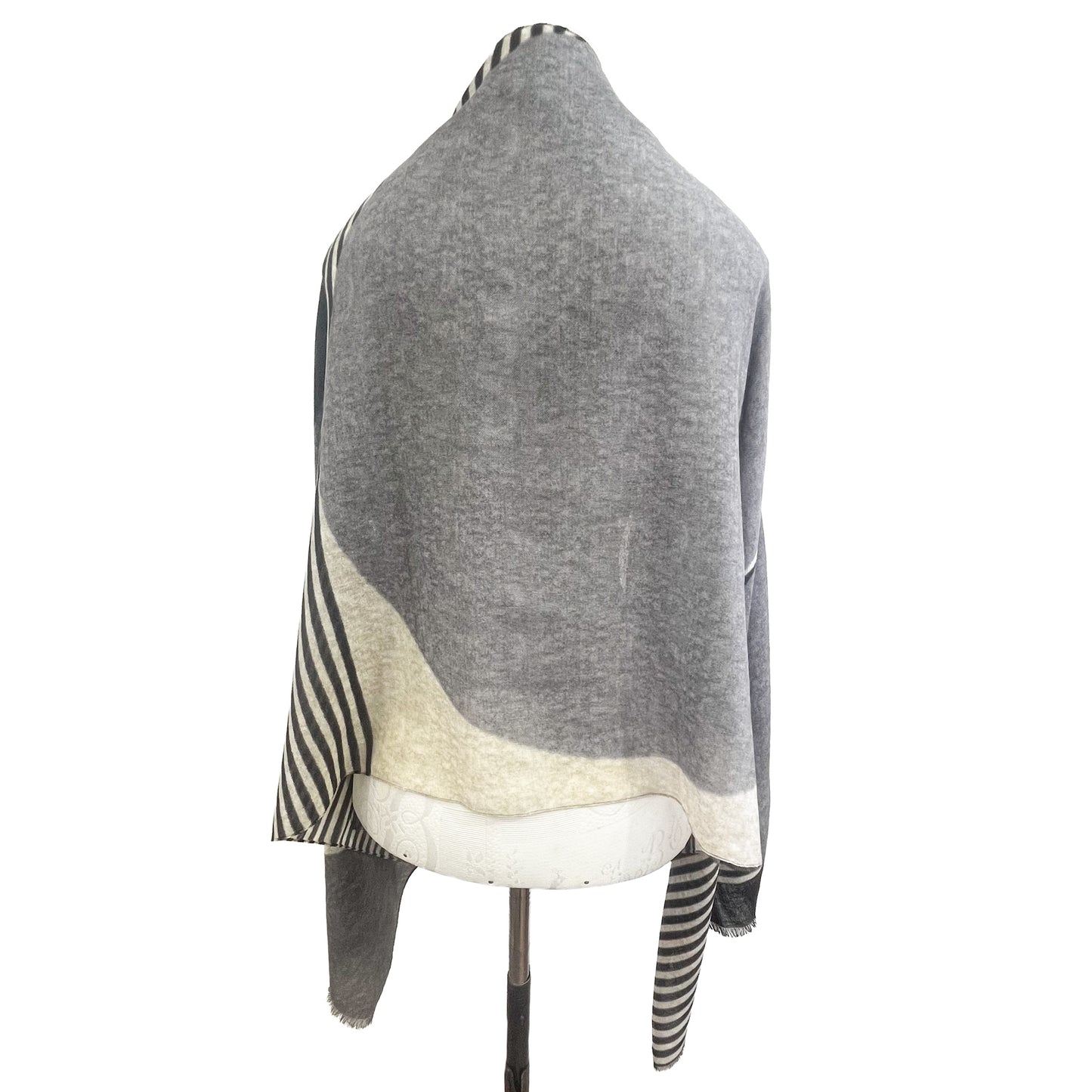 イタリア製ウールプリントストール(ブラック/ホワイト)