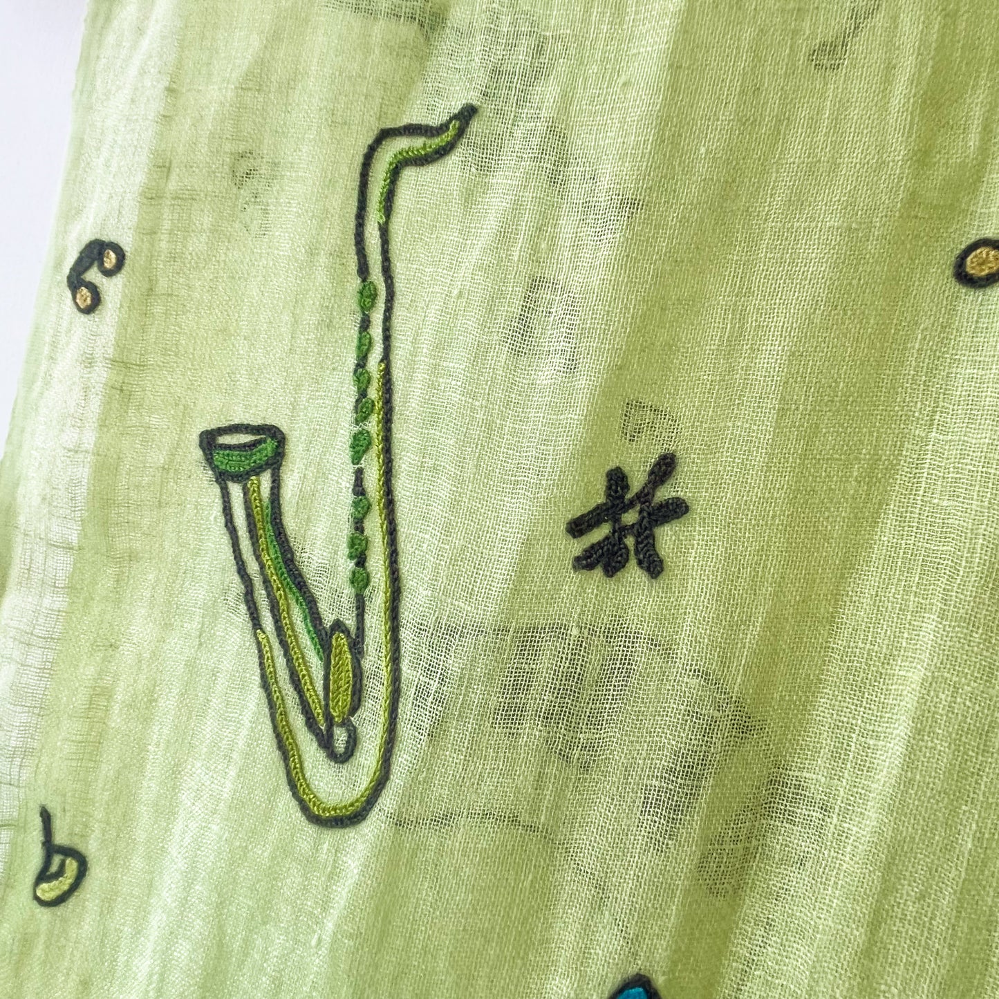 JAZZ柄 リネン アリー手刺繍ストール(ライトグリーン)