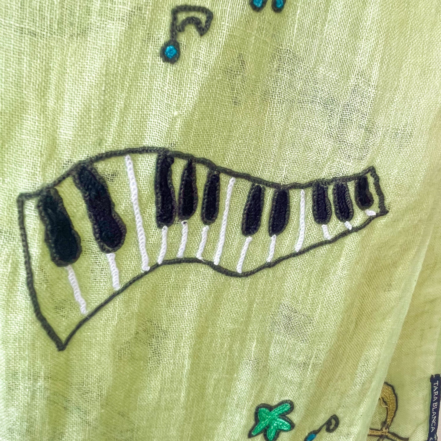 JAZZ柄 リネン アリー手刺繍ストール(ライトグリーン)