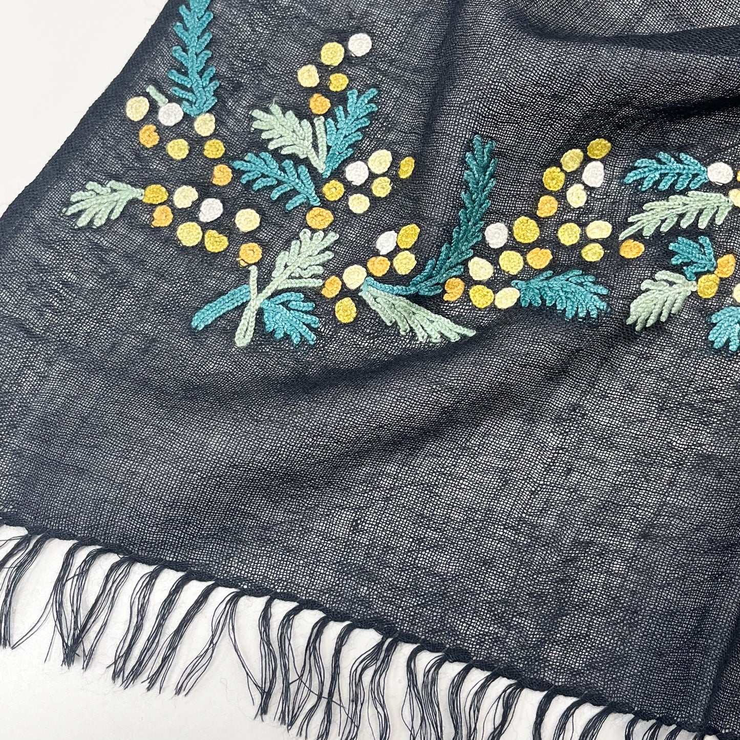 ミモザ　薄手ウール&シルク アリー手刺繍細幅ストール