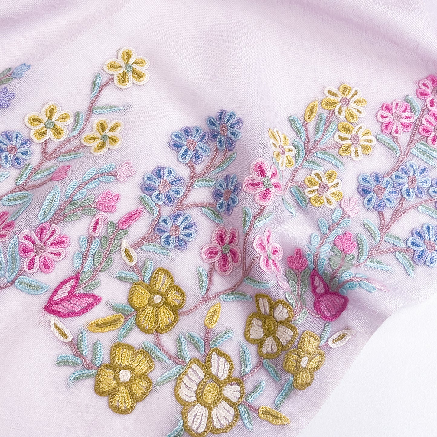 ギフトシリーズ 薄手ウール&シルク アリー手刺繍細幅ストール (ラベンダー)(ホワイト)(ライトブルー)