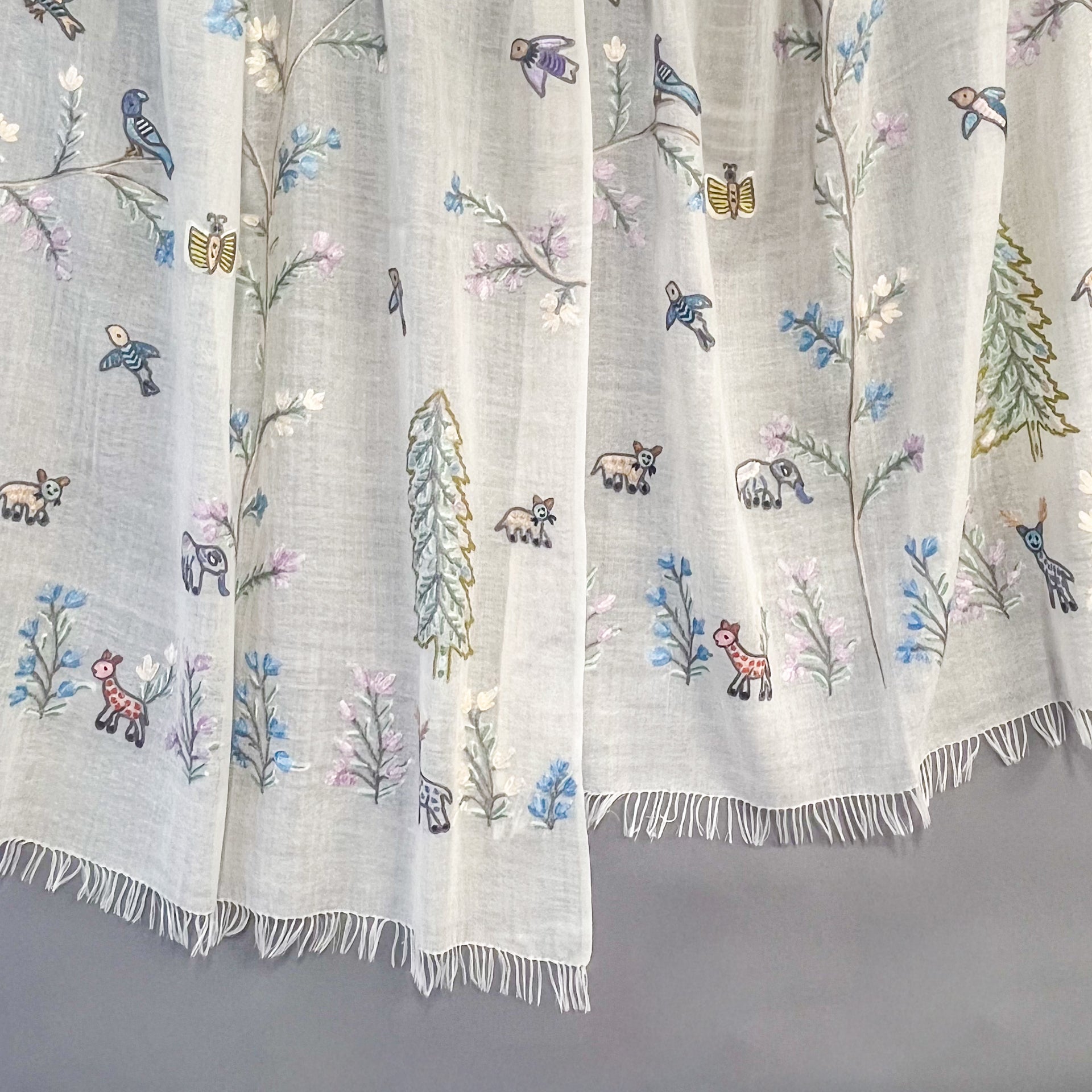 Tree of Life 薄手ウール&シルク アリー手刺繍ストール (ホワイト