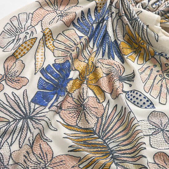 ホワイトジャングル 薄手ウール&シルク アリー手刺繍ストール (ホワイト)S-WTA9016_0271