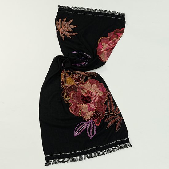 FLOWER OF HOPE ウール アリー手刺繍ストール (ブラック/ピンク)