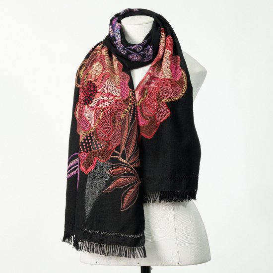 FLOWER OF HOPE ウール アリー手刺繍ストール (ブラック/ピンク