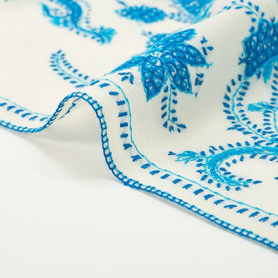Wool Needle-Embroidered Stole (White/Turquoise)